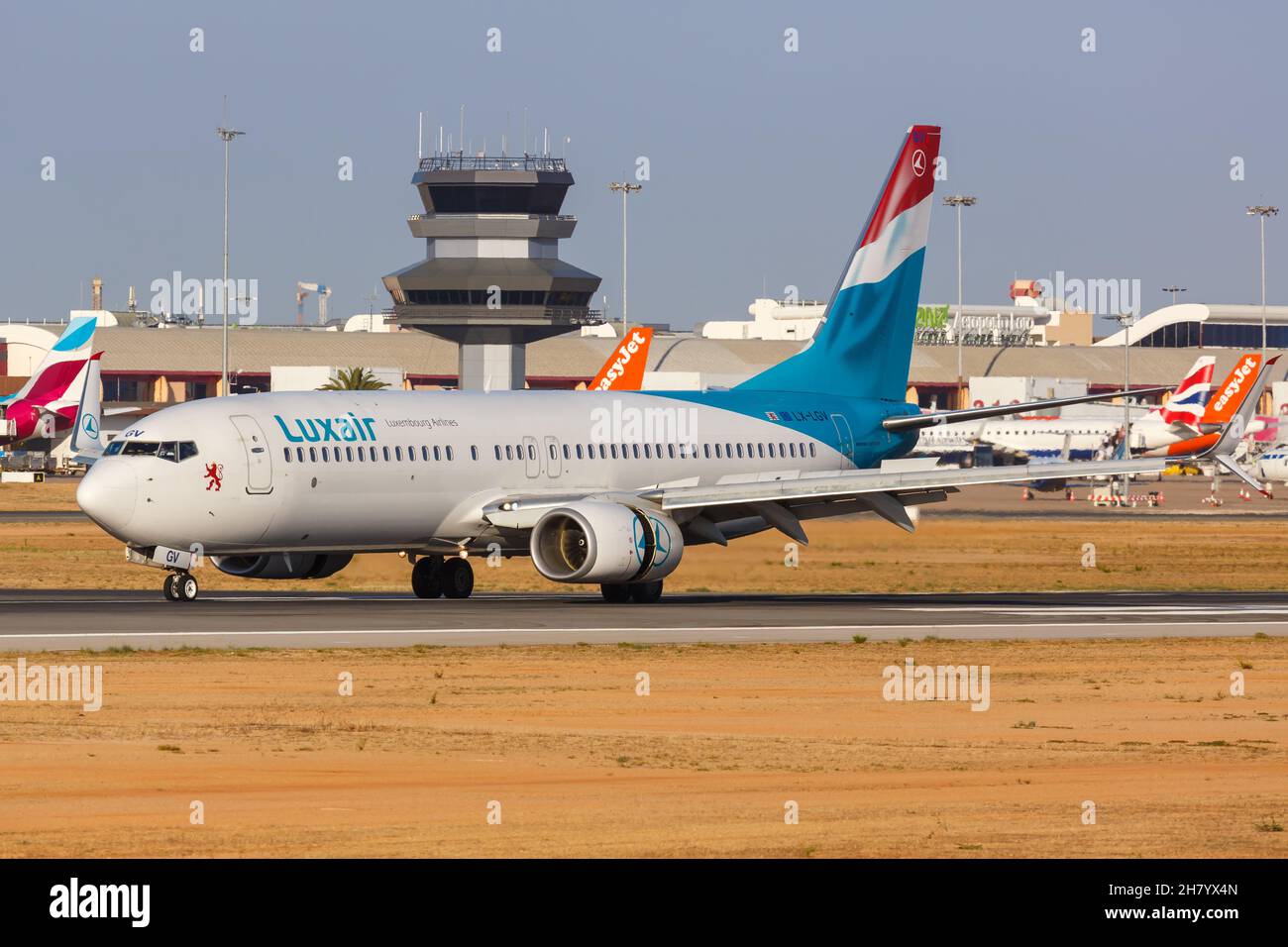 Faro, Portogallo - 25 settembre 2021: Aereo Luxair Boeing 737-800 all'aeroporto di Faro (FAO) in Portogallo. Foto Stock