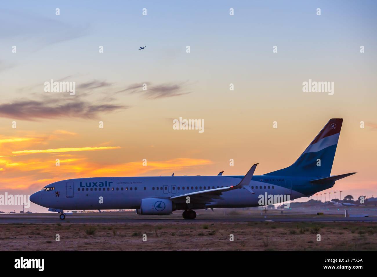 Faro, Portogallo - 25 settembre 2021: Aereo Luxair Boeing 737-800 all'aeroporto di Faro (FAO) in Portogallo. Foto Stock