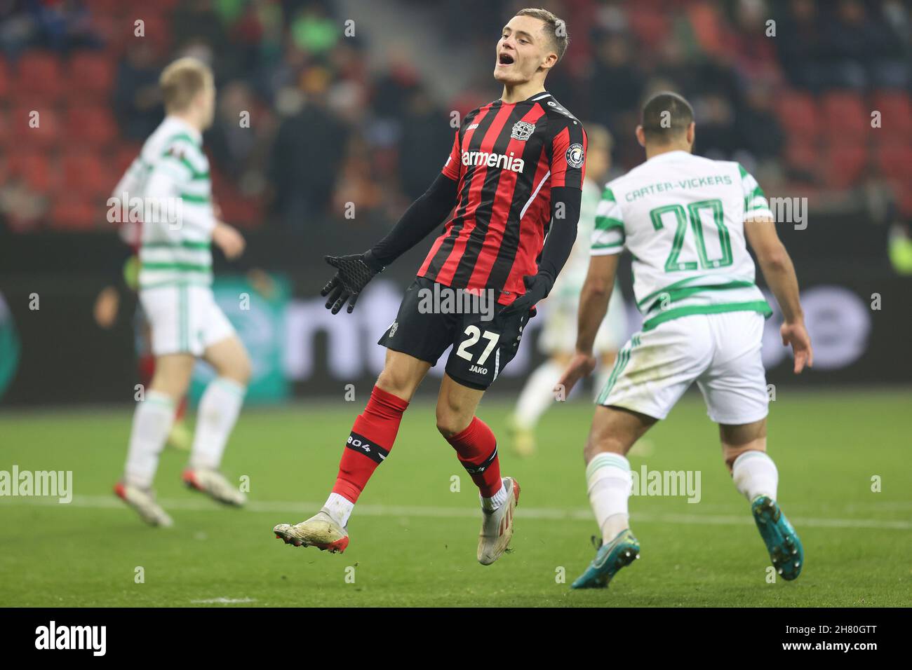 Leverkusen, Germania. 25 novembre 2021. Primo: 25.11.2021, pallone da calcio, UEFA Europa League, campionato, EL stagione 2021/2022, fase di gruppo, Bayer Leverkusen - Celtic FC Glasgow 3: 2 gesto, deluso, deluso, Florian Wirtz, Bayer Credit: dpa/Alamy Live News Foto Stock