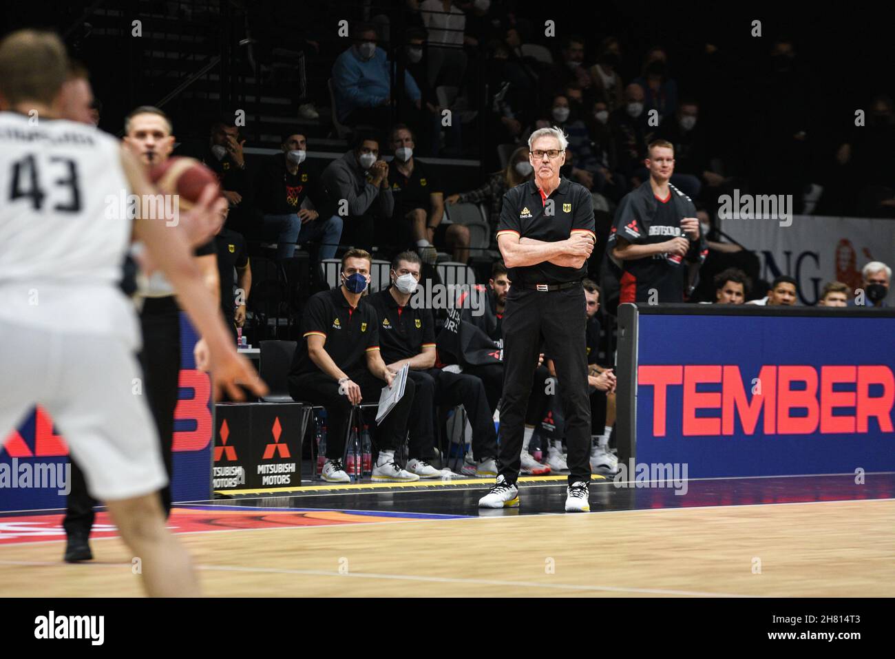 Germania, Nuernberg, KIA Metropol Arena - 25.11.2021 - FIBA Basketball World Cup 2023 European Qualifiers, Gruppo D - Team Germania vs. Team Estonia immagine: Trainer Gordon Herbert (Germania) nella zona coaching. Foto Stock