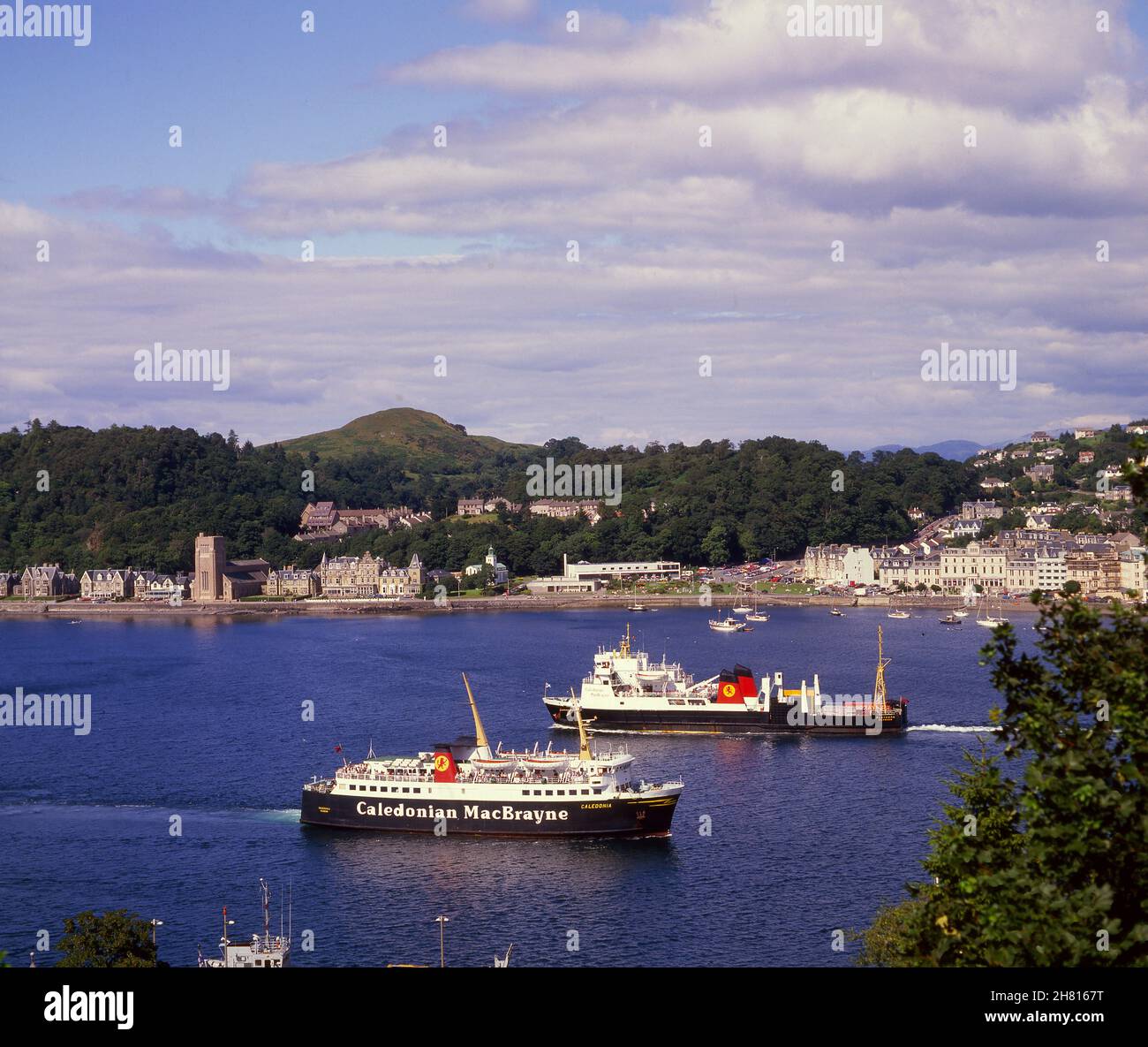 CalMac Vessels MV Claymore & Caledonia Oban Bay 1980 Foto Stock