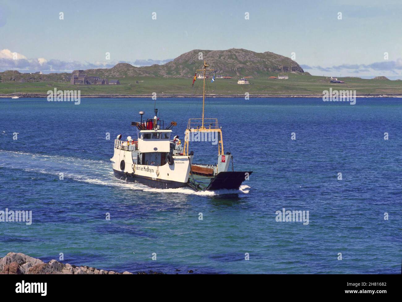 Il traghetto Iona 'Morvern' raffigurato a Fionnphort, Mull anni '80 Foto Stock