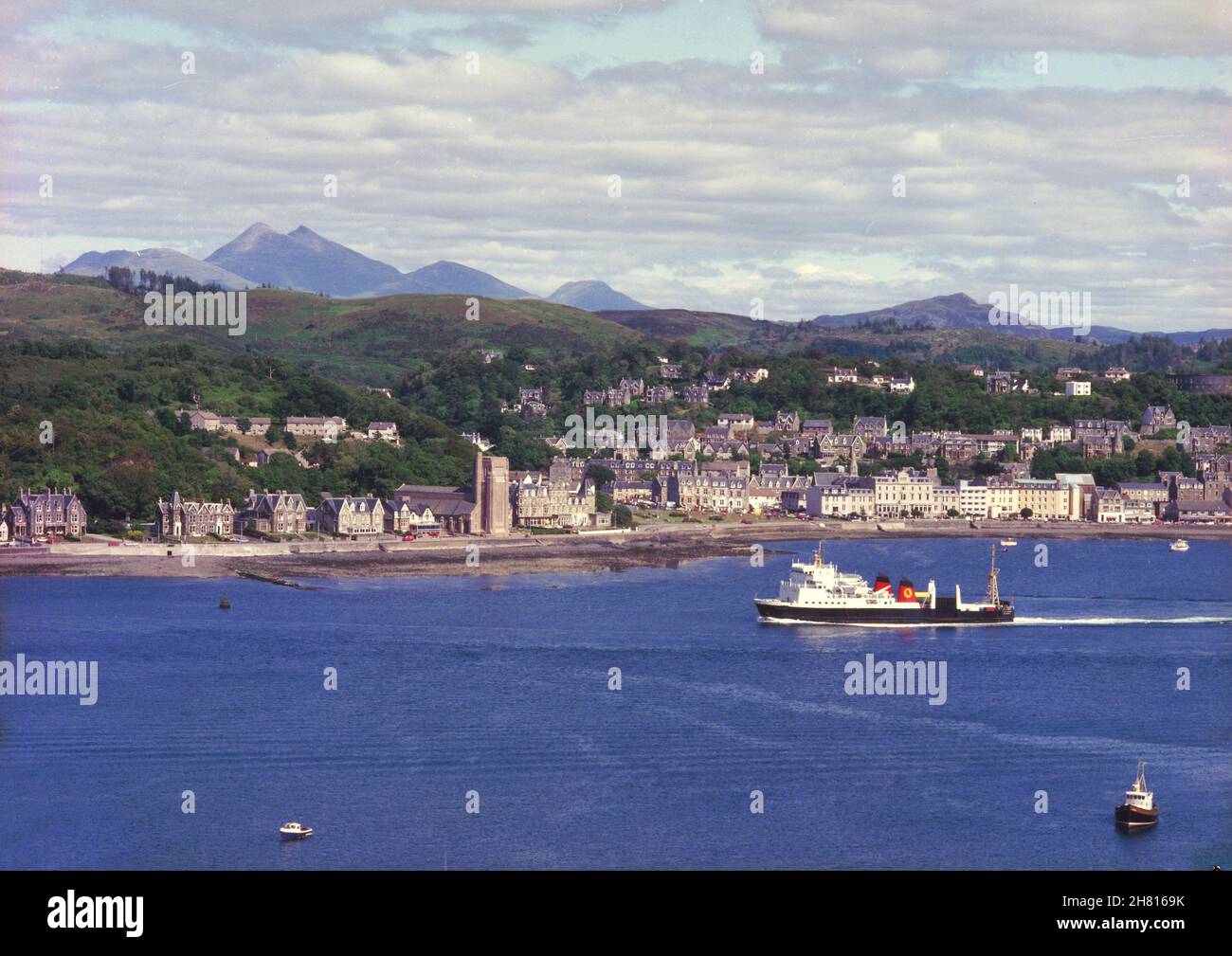 Il MV Claymore come hse esce dalla baia di Oban con ben Cruachan in vista. Foto Stock