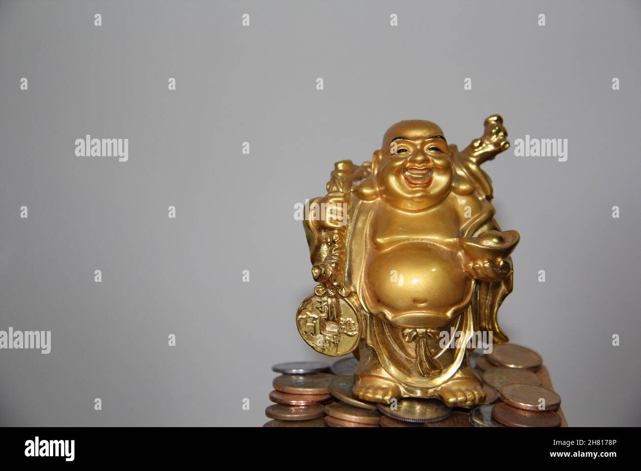 Buddha Sorridente Sul Rospo Della Fortuna A 3 Zampe - Statuetta Feng Shui In Resina 13,5 Cm Per Prosperità E Decorazione Casa