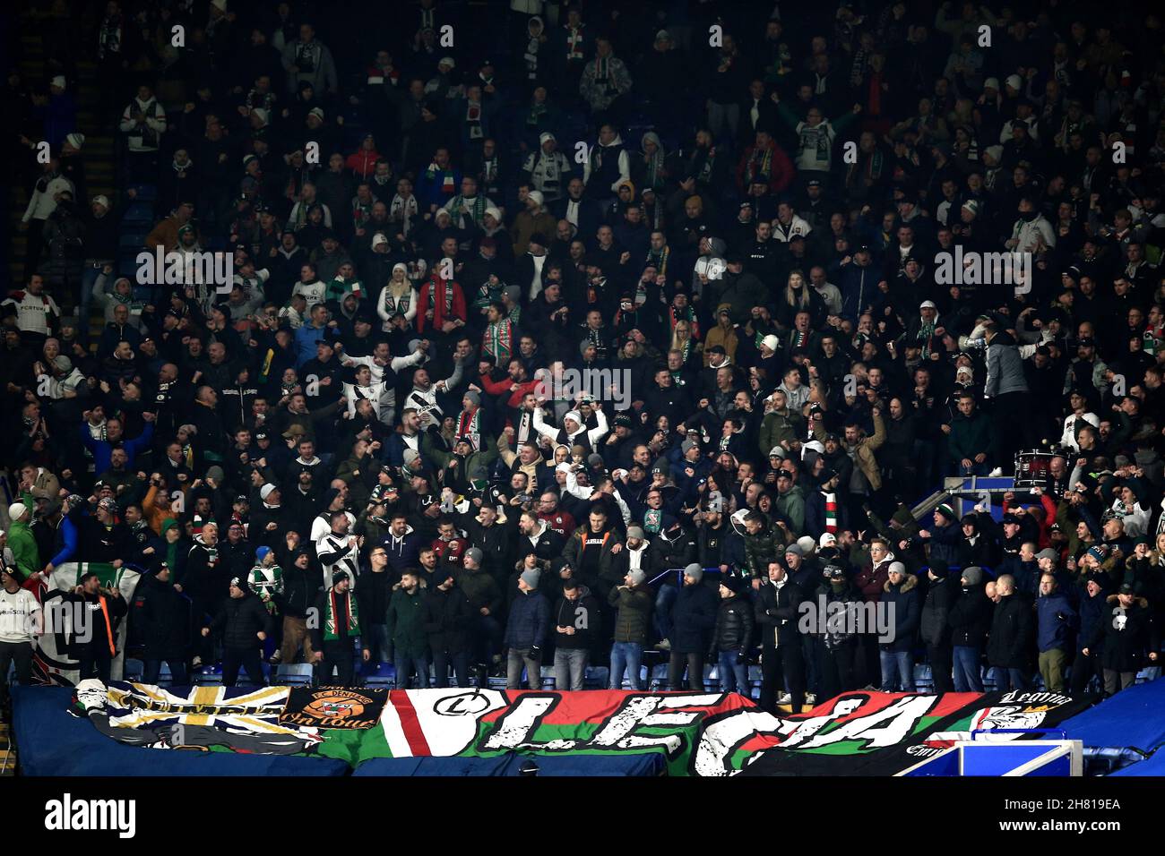 Tifosi di Legia Varsavia durante la partita di calcio Leicester City contro Legia Warsaw, UEFA Europa League , King Power Stadium, Leicester, UK-25 novembre 2021 Foto Stock