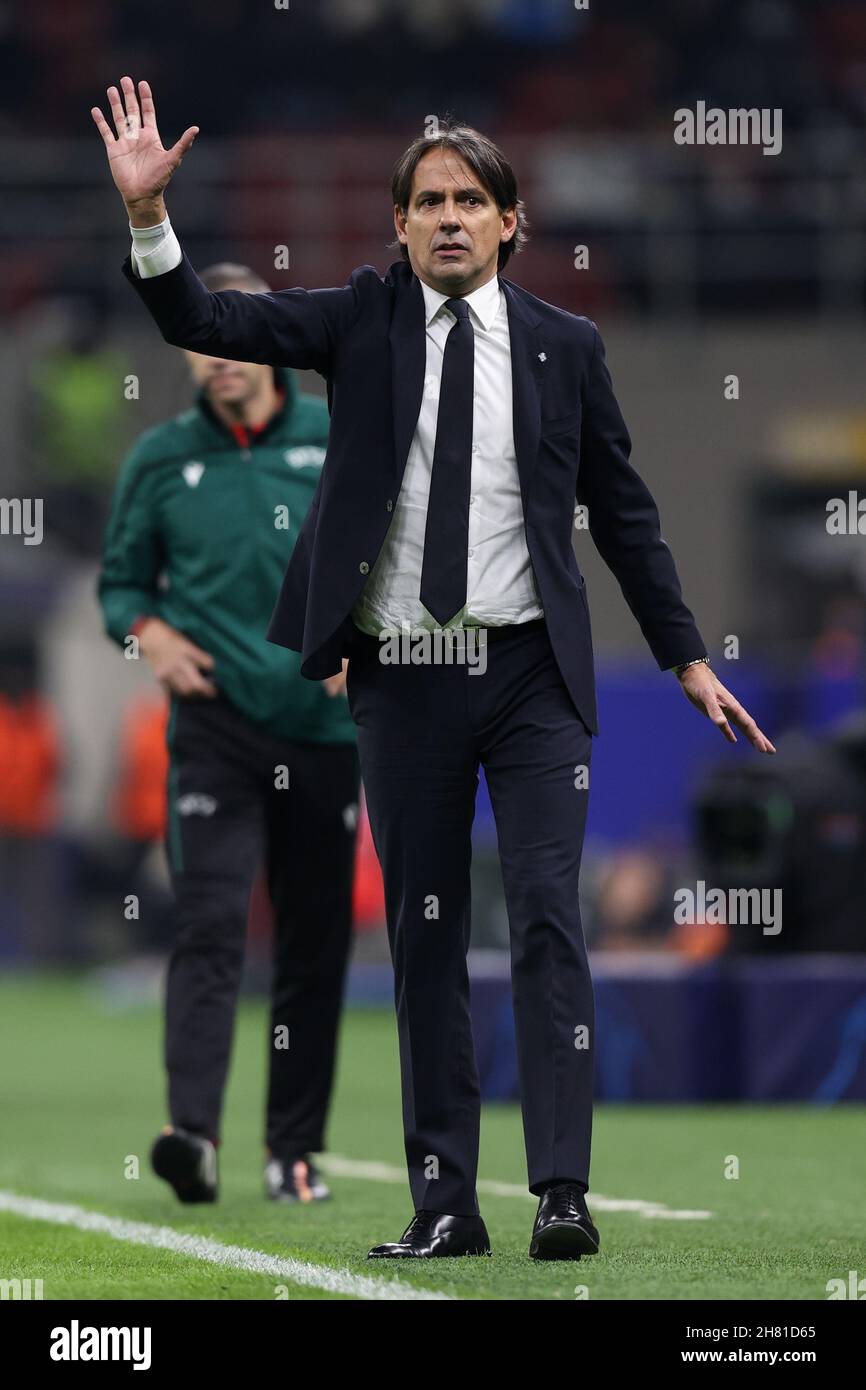 Simone Inzaghi (FC Internazionale) durante l'Inter - FC Internazionale vs Shakhtar Donetsk, partita di calcio della UEFA Champions League a Milano, Italia, novembre 24 2021 Foto Stock