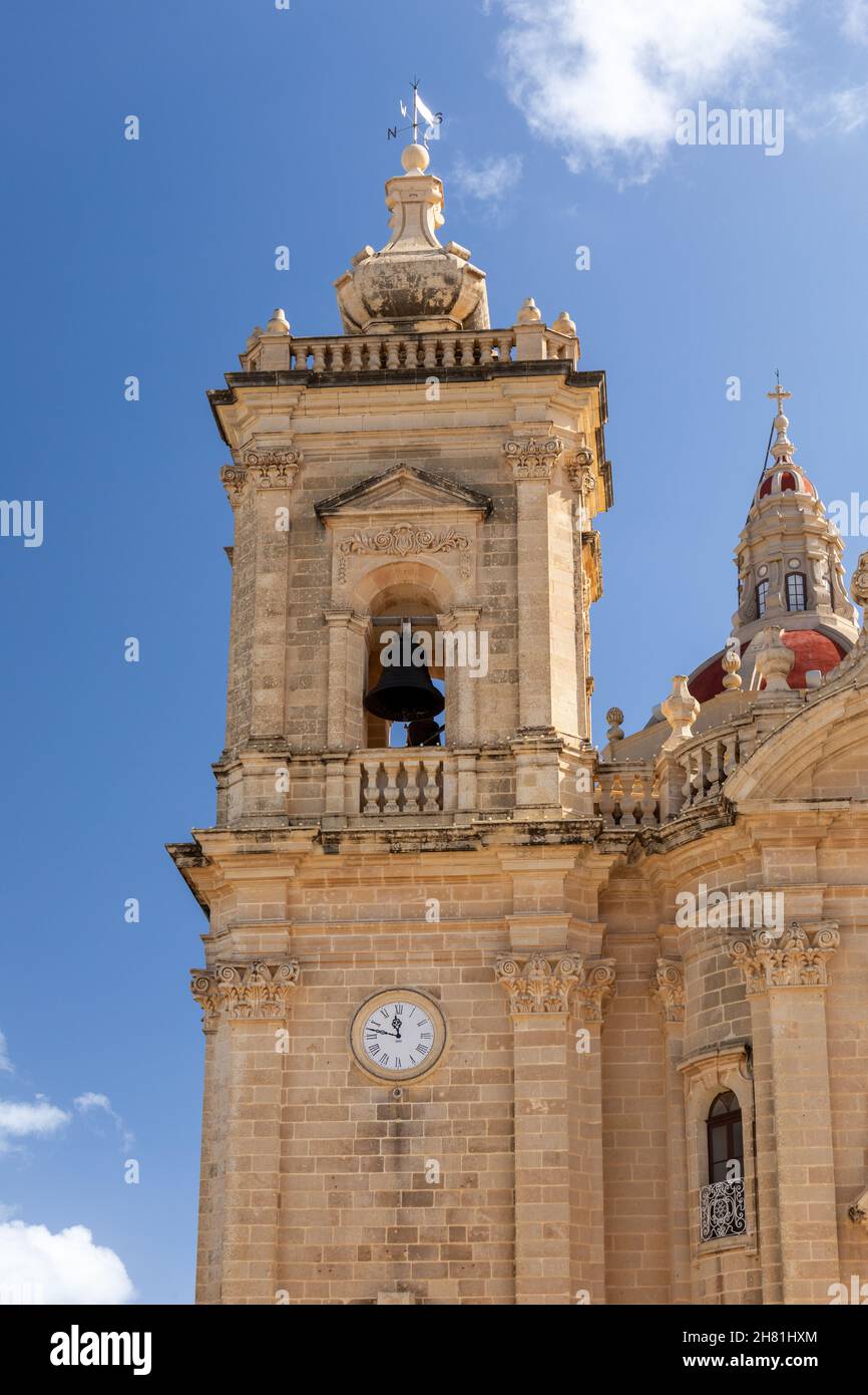 Il campanile della Basilica della Natività di nostra Signora a Xaghra, Gozo, Malta, Europa Foto Stock