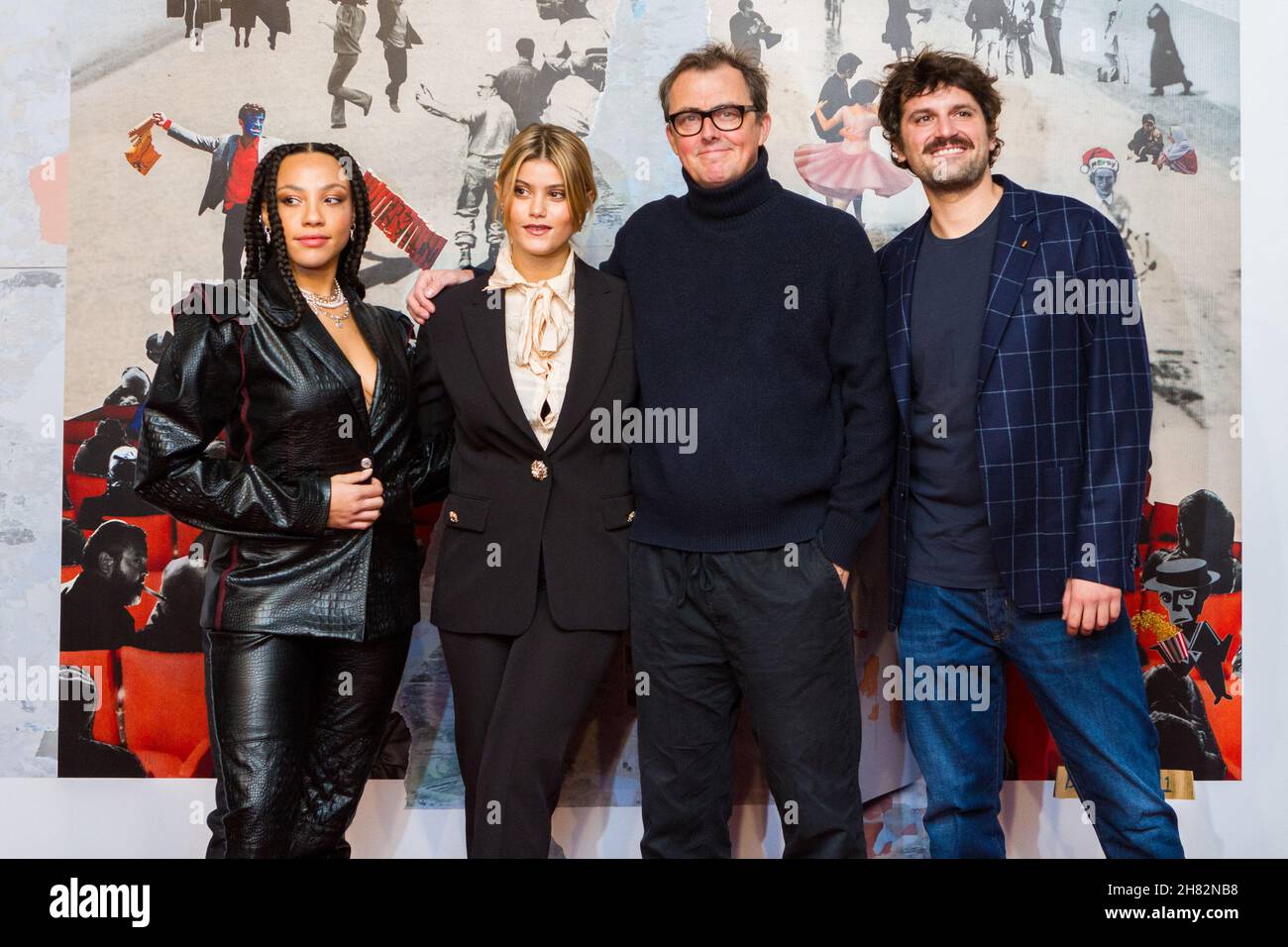 26 novembre 2021, Torino, Italia: Torino. 26 novembre 2021. Regista e cast di voci italiane del film 'Sing 2' su tappeto rosso del Festival del Cinema di Torino del 2021. Da sinistra a destra Valentina Vernia, Jenny De Nucci, Garth Jennings e Frank Matano. (Credit Image: © Marco Destefanis/Pacific Press via ZUMA Press Wire) Foto Stock