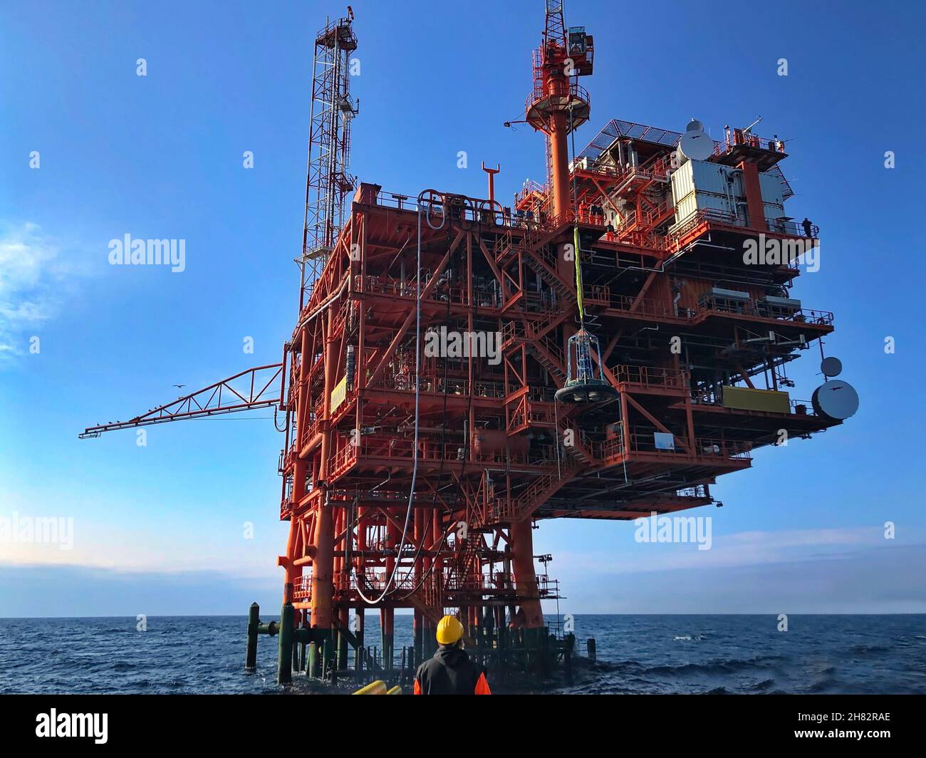 Il petrolio e il gas platform in mare Foto Stock