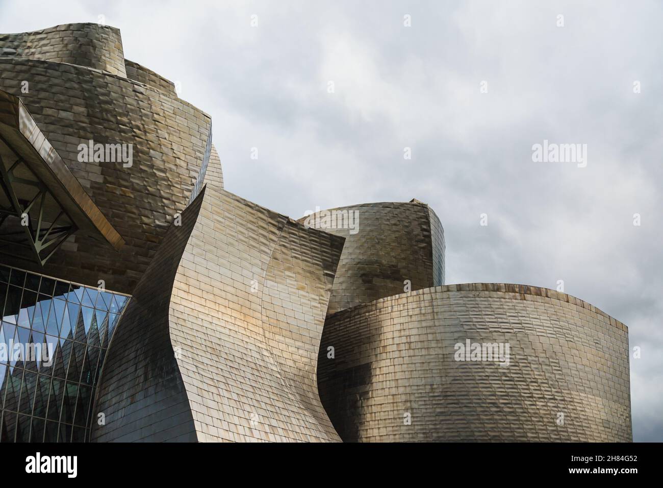 Museo Guggenheim nella città basca di Bilbao, nel nord della Spagna Foto Stock