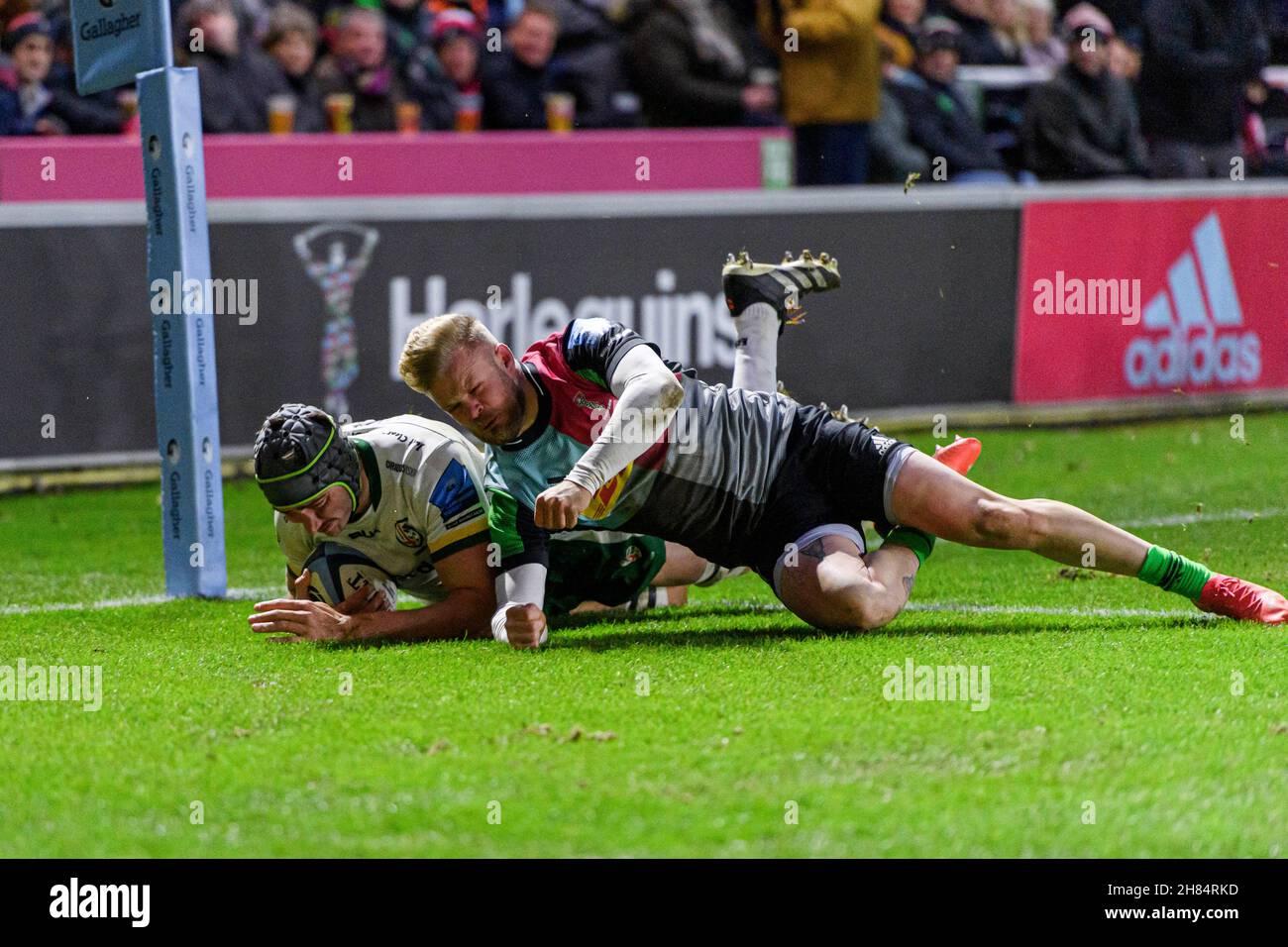 LONDRA, REGNO UNITO. 27 novembre 2021. Rob Simmons of London Irish fa una prova durante la Gallagher Premiership Rugby Round 9 Match tra Harlequins vs London Irish al Twickenham Stoop Stadium sabato 27 novembre 2021. LONDRA INGHILTERRA. Credit: Taka G Wu/Alamy Live News Foto Stock