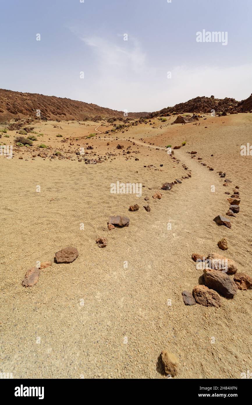 Paesaggio desertico dalla caldera di Las Canadas del vulcano Teide. Mirador (punto di vista) Minas de San Jose sur. Tenerife. Isole Canarie. Spagna. Foto Stock