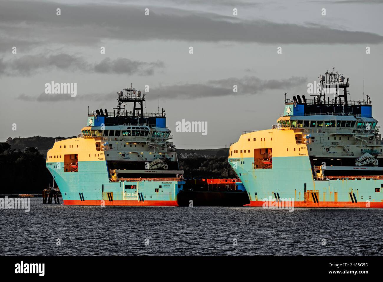 Petroliere di supporto, River Lee, Cork City, County Cork, Irlanda Foto Stock
