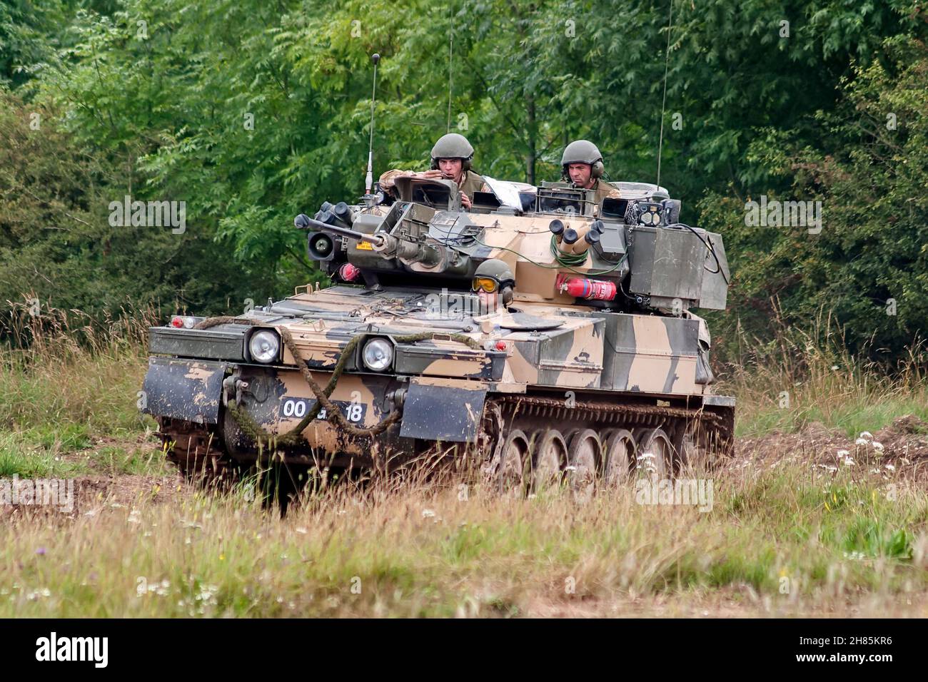 Chitterne, Wiltshire, Regno Unito - 8 maggio 2004:A British Army Alvis FV107 Scimitar Combat Vehicle Reconnaissance Tracked CVR(T) Light Tank su Salisbury Plain Foto Stock