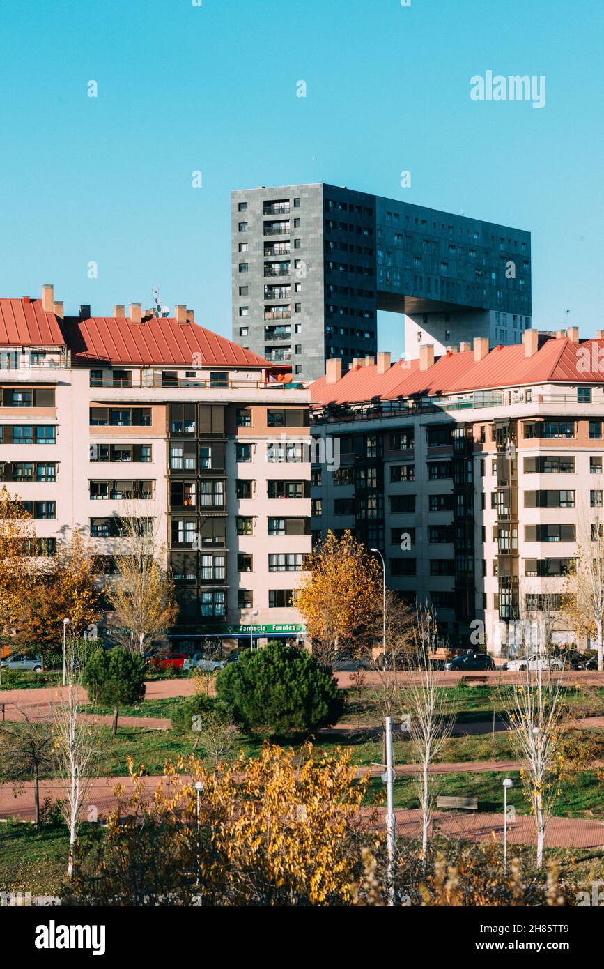 Edificio Mirador con altro edificio residenziale sin Sanchinarro, Madrid, Spagna Foto Stock