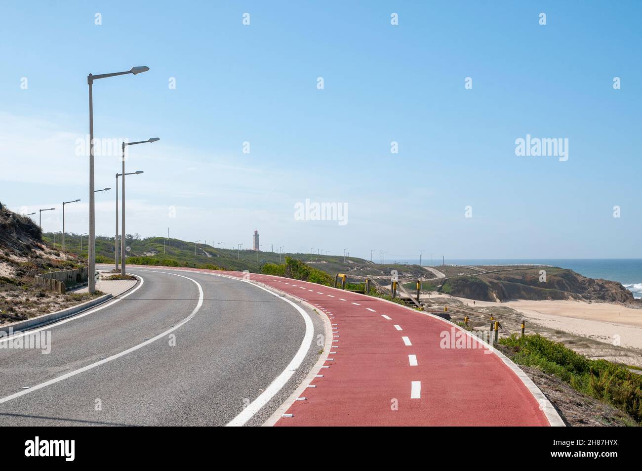 Eurovelo 1 percorso ciclabile a Penedo da Saudade Faro (Farol Penedo da Saudade) a Sao Pedro de Moel, Marinha Grande, Portogallo Foto Stock