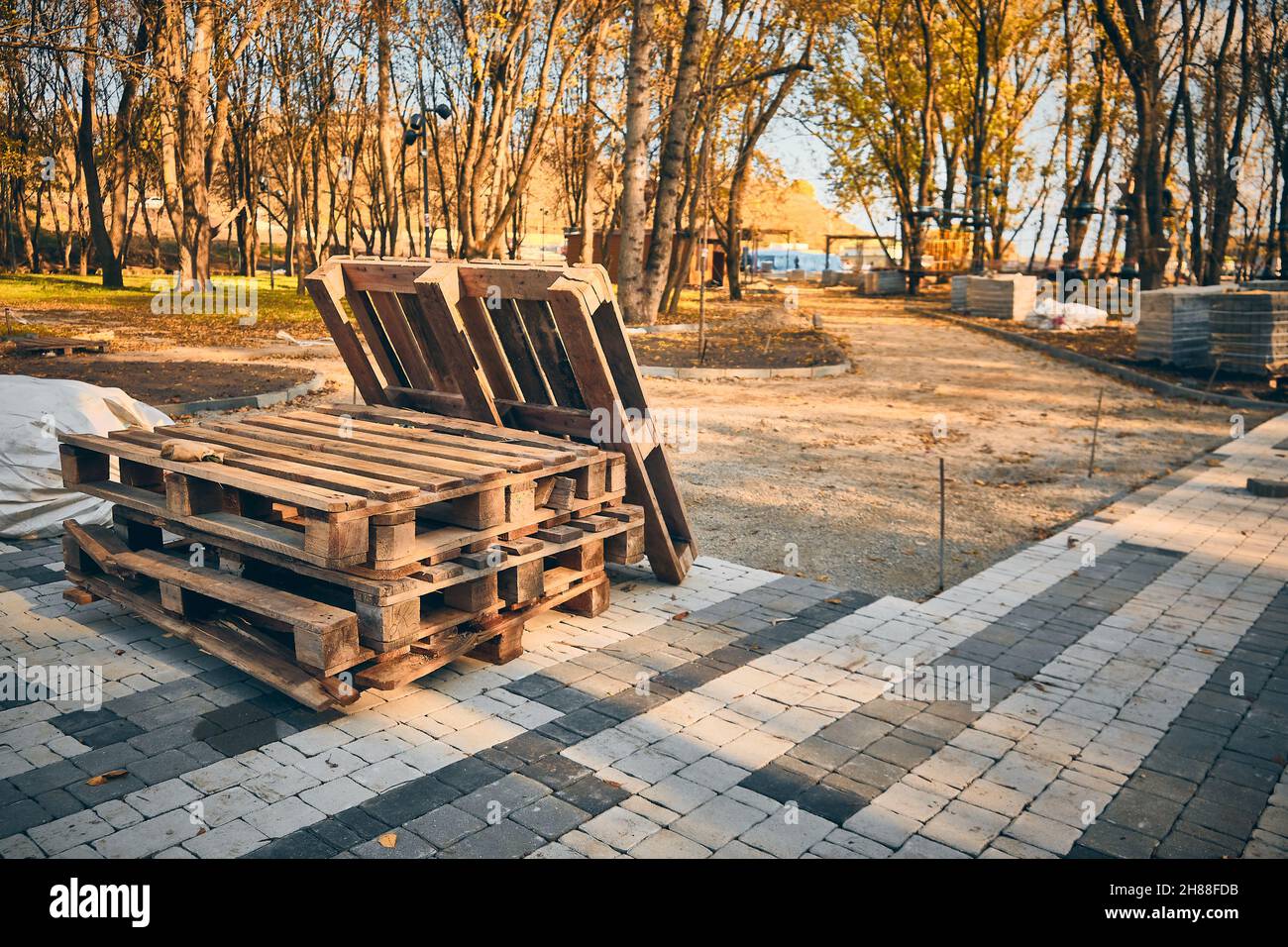 Lavori di pavimentazione del parco pubblico Foto Stock