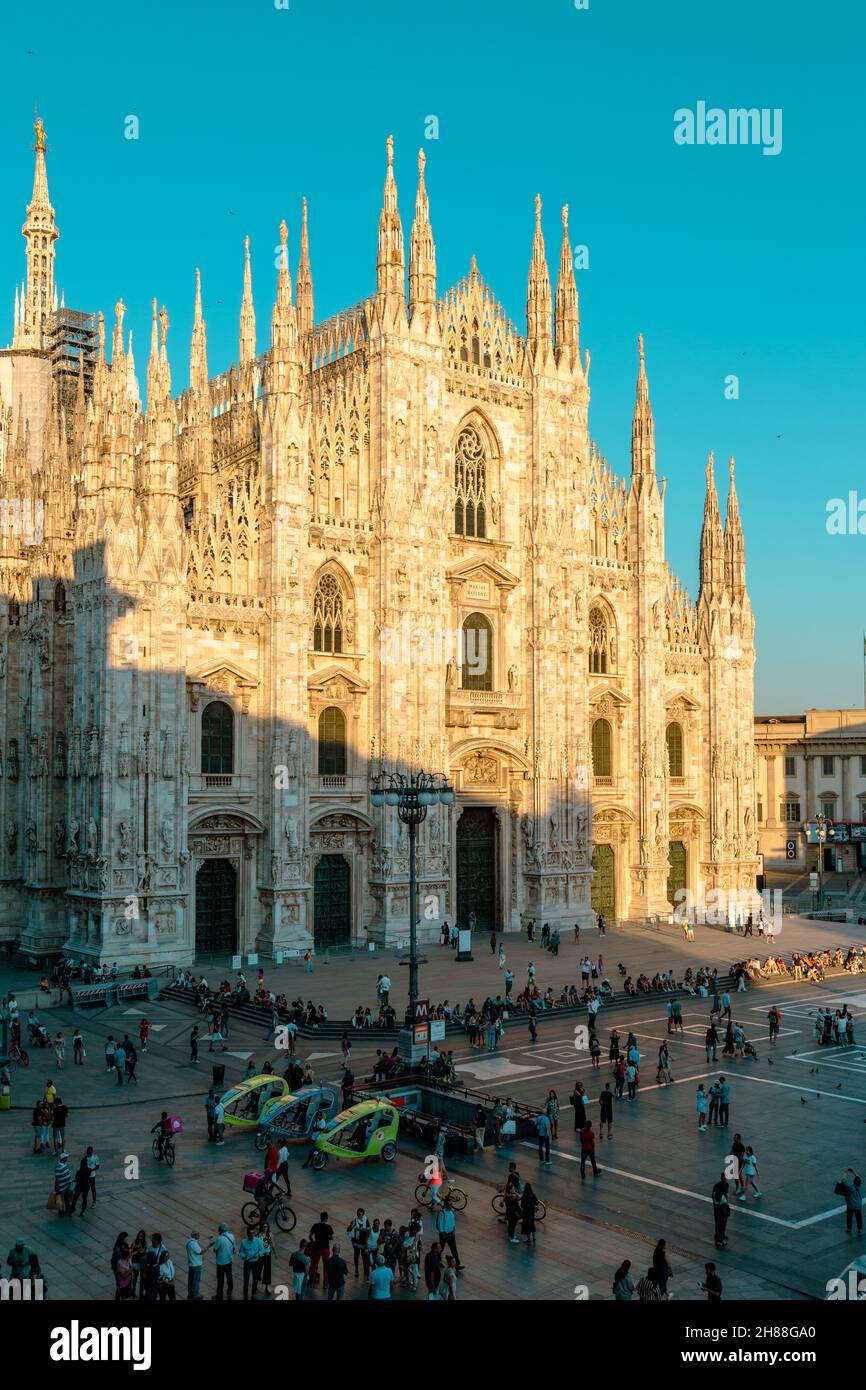 Piazza del Duomo o Piazza del Duomo. Duomo di Milano, Italia Foto Stock