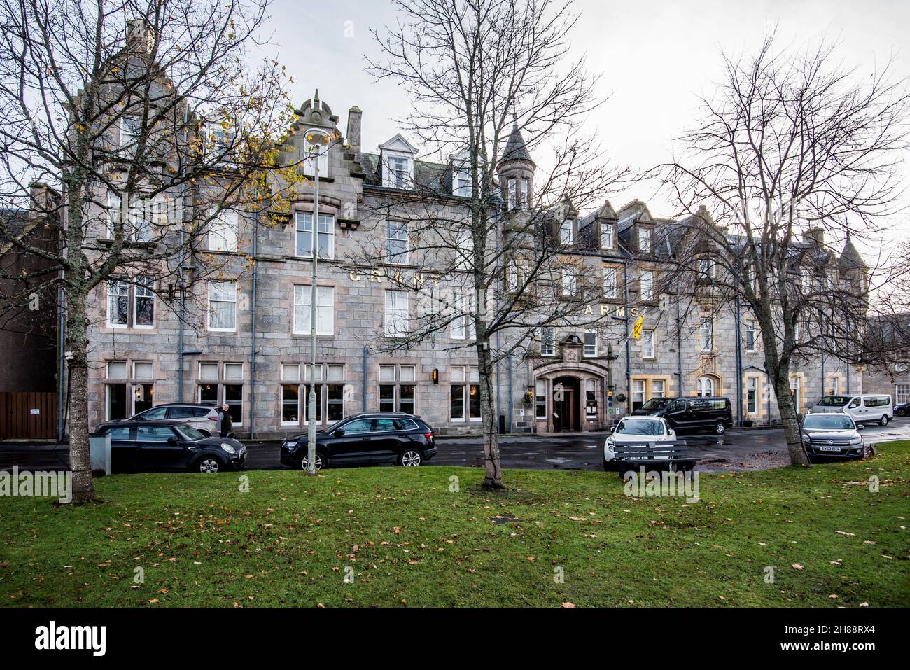 Grant Arms a Grantown-on-Spey, una città nel Parco Nazionale di Cairngorms e abbastanza vicino ad Aviemore Foto Stock