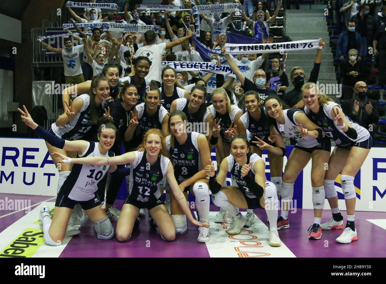 Chieri, Italia. 28 novembre 2021. Fenera Chieri squadra durante reale Mutua Fenera Chieri vs il Bisonte Firenze, campione di Volley Serie A1 Femminile in Chieri, Italia, 28 novembre 2021 Credit: Independent Photo Agency/Alamy Live News Foto Stock