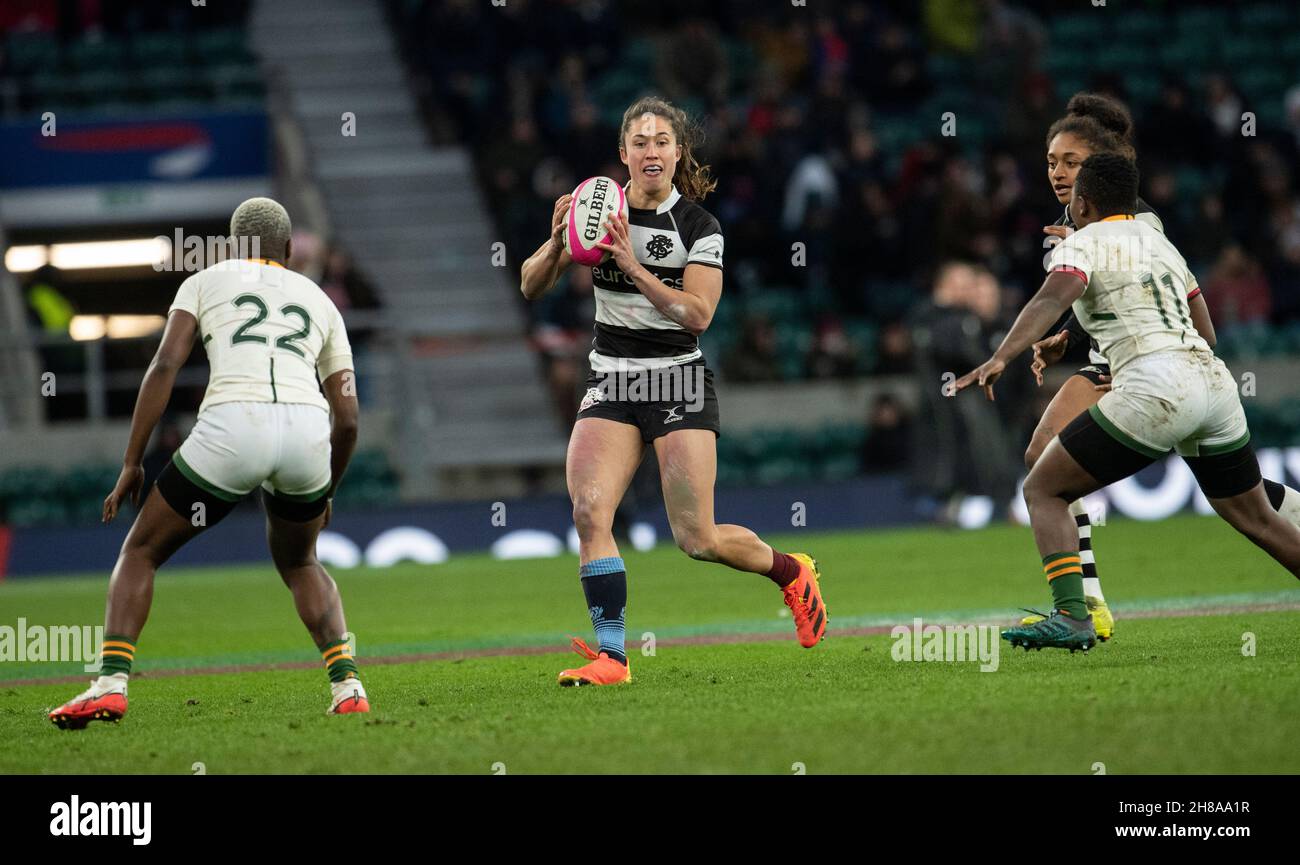 LONDRA, INGHILTERRA - NOVEMBRE 27: Rhona Lloyd dei barbari durante la partita Women's International Rugby Killik Cup tra Barbarian Women e Springbok W. Foto Stock