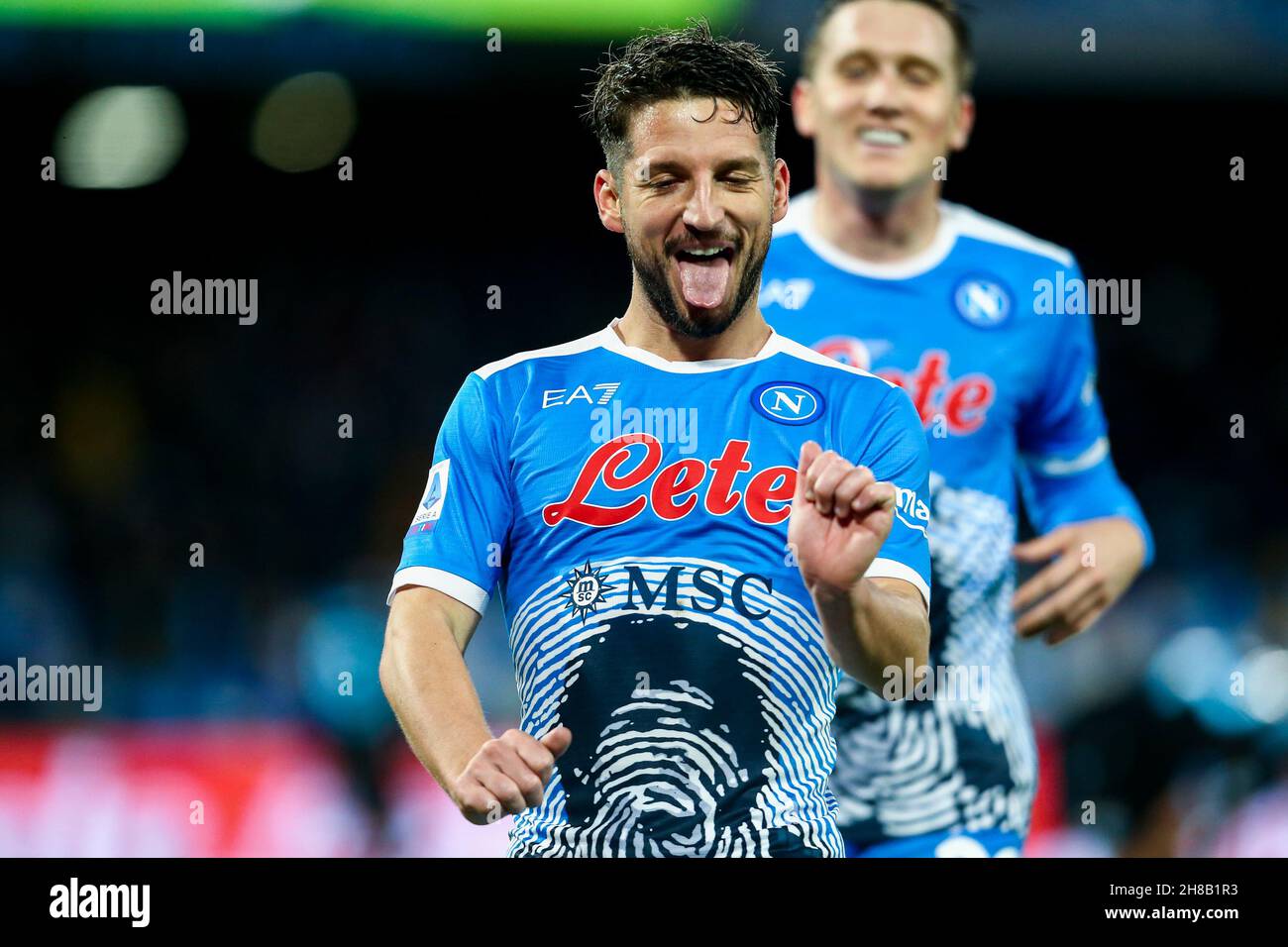 L'attaccante belga della SSC Napoli Dries Mertens festeggia dopo aver segnato un gol durante la Serie Una partita di calcio tra la SSC Napoli e la SS Lazio al Diego Armando Maradona Stadium Napoli, Italia meridionale, il 27 novembre 2021. Foto Stock