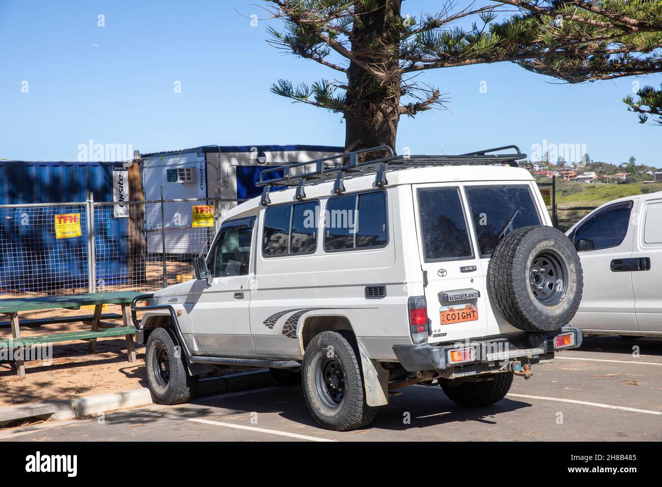 White Toyota 78 serie landcruiser truppa di trasporto o troupe popolare fuoristrada veicolo in Australia Foto Stock