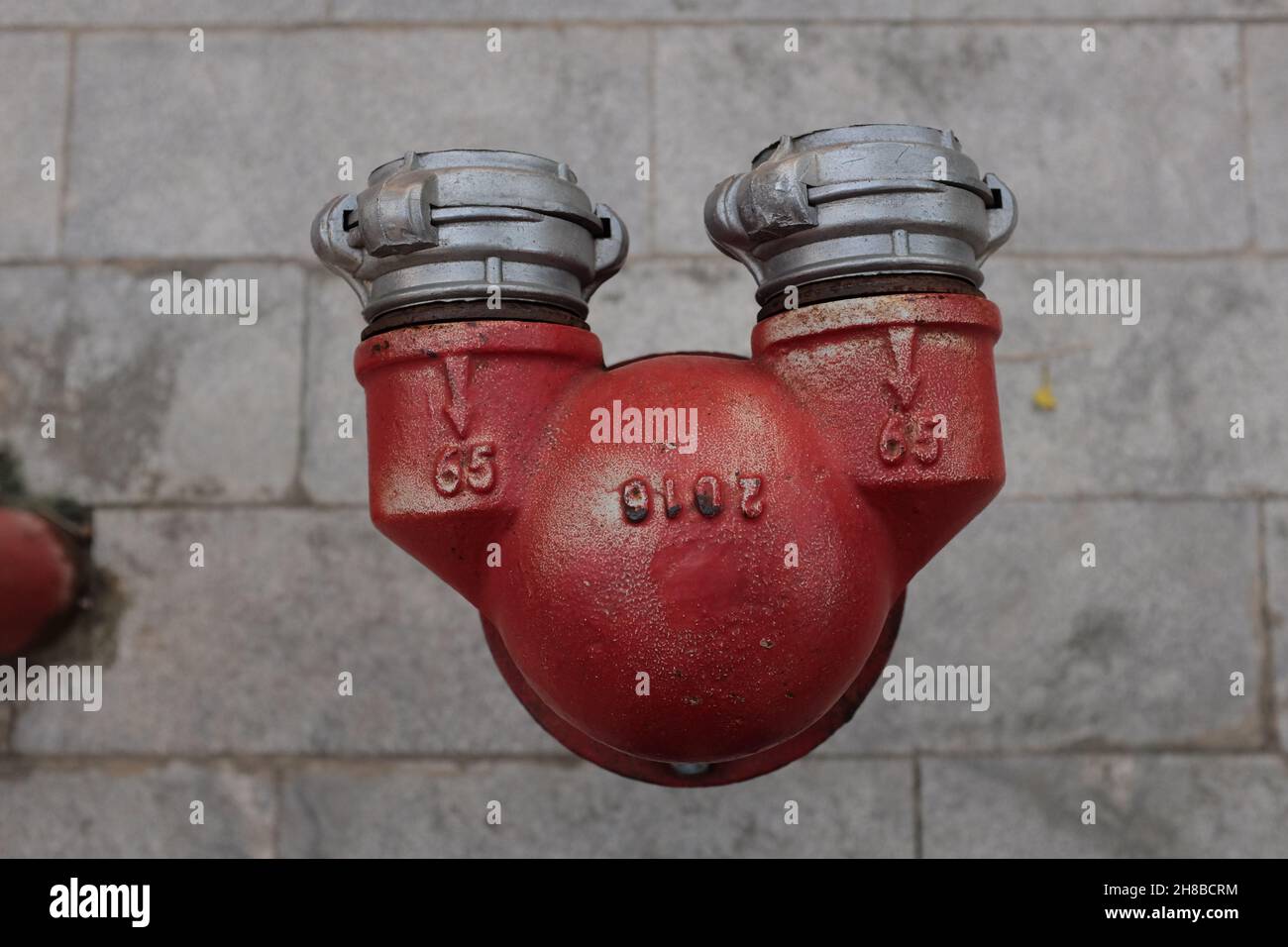 In attesa di idranti antincendio Foto Stock