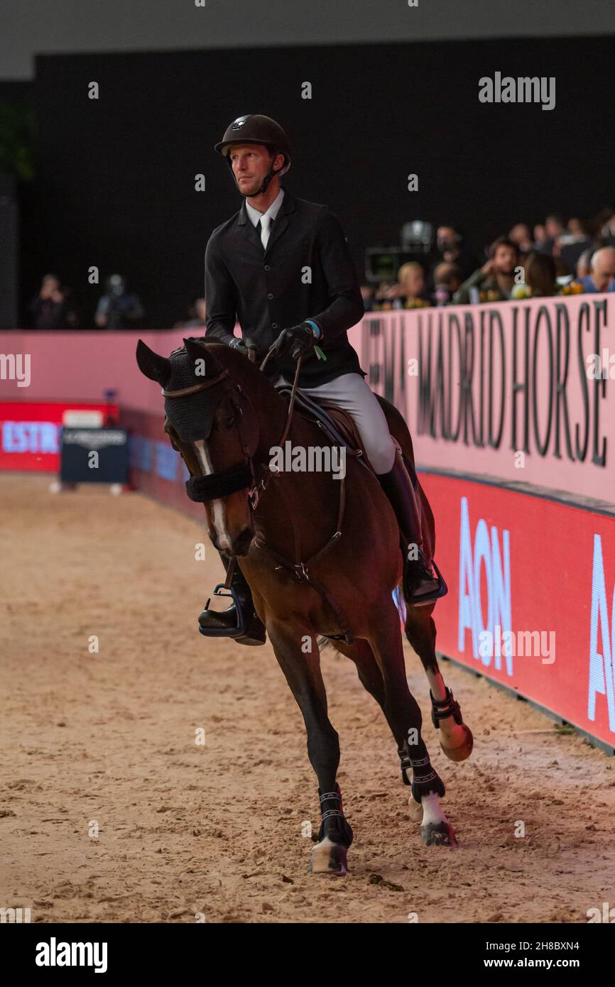 Madrid, Spagna. 28 novembre 2021. Kevin Staut durante la Coppa del mondo di dressage FEI Grand Prix corto Grupo Eulen Trophy alla settimana del cavallo di Madrid Ifema celebrata a Madrid. 26 novembre 2021 (Photo by Juan Carlos García Mate/Pacific Press) Credit: Pacific Press Media Production Corp./Alamy Live News Foto Stock