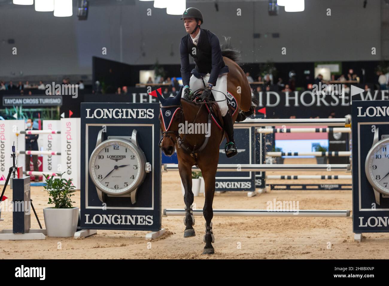 Madrid, Spagna. 28 novembre 2021. Eduardo Pereira de Menezes durante la Coppa del mondo di Dressage FEI Grand Prix corto Trofeo Grupo Eulen alla settimana dei cavalli Ifema di Madrid celebrata a Madrid. 26 novembre 2021 (Photo by Juan Carlos García Mate/Pacific Press) Credit: Pacific Press Media Production Corp./Alamy Live News Foto Stock