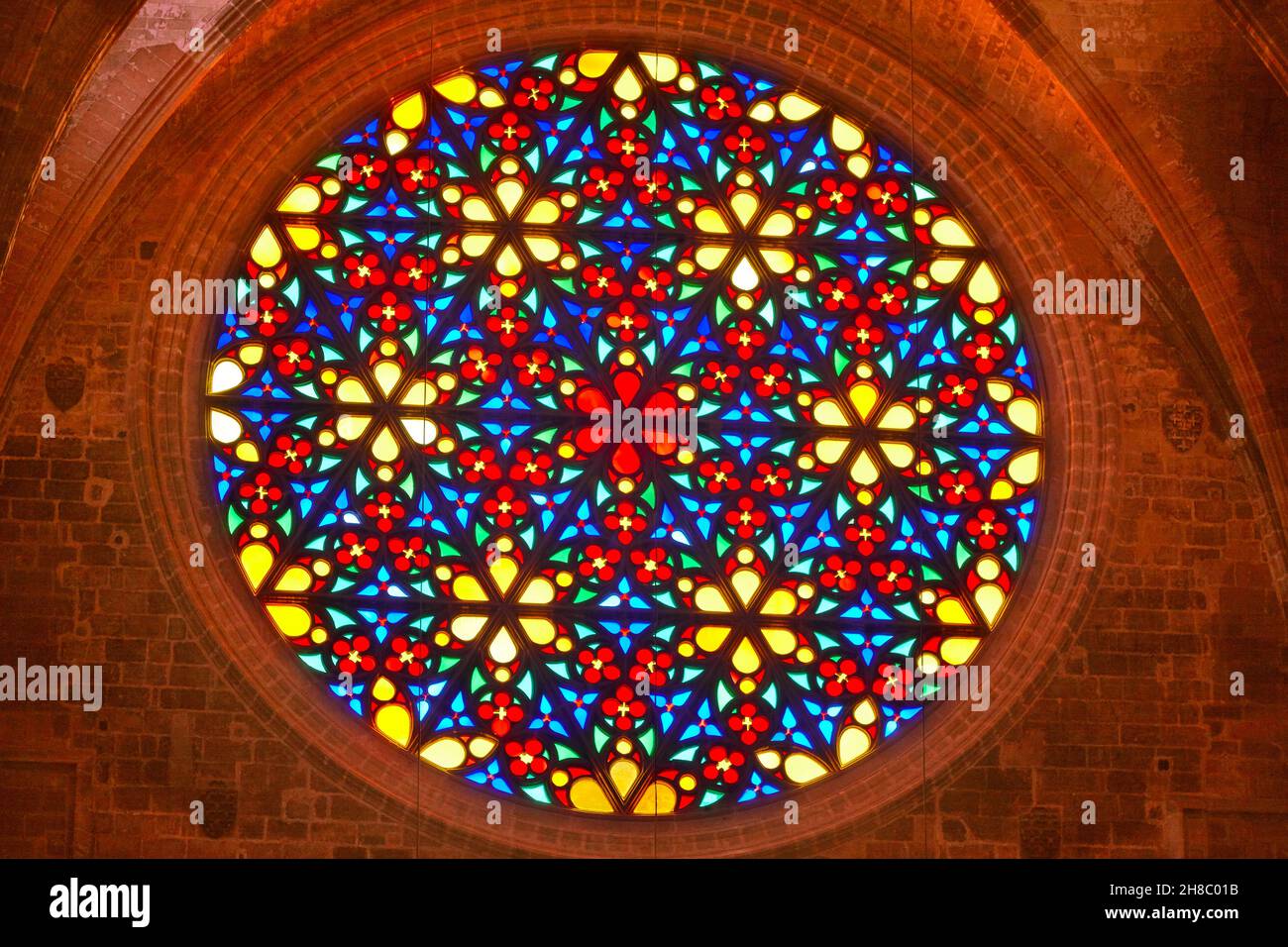 Rosone colorato nella cattedrale di Palma di Maiorca. Spagna Foto Stock