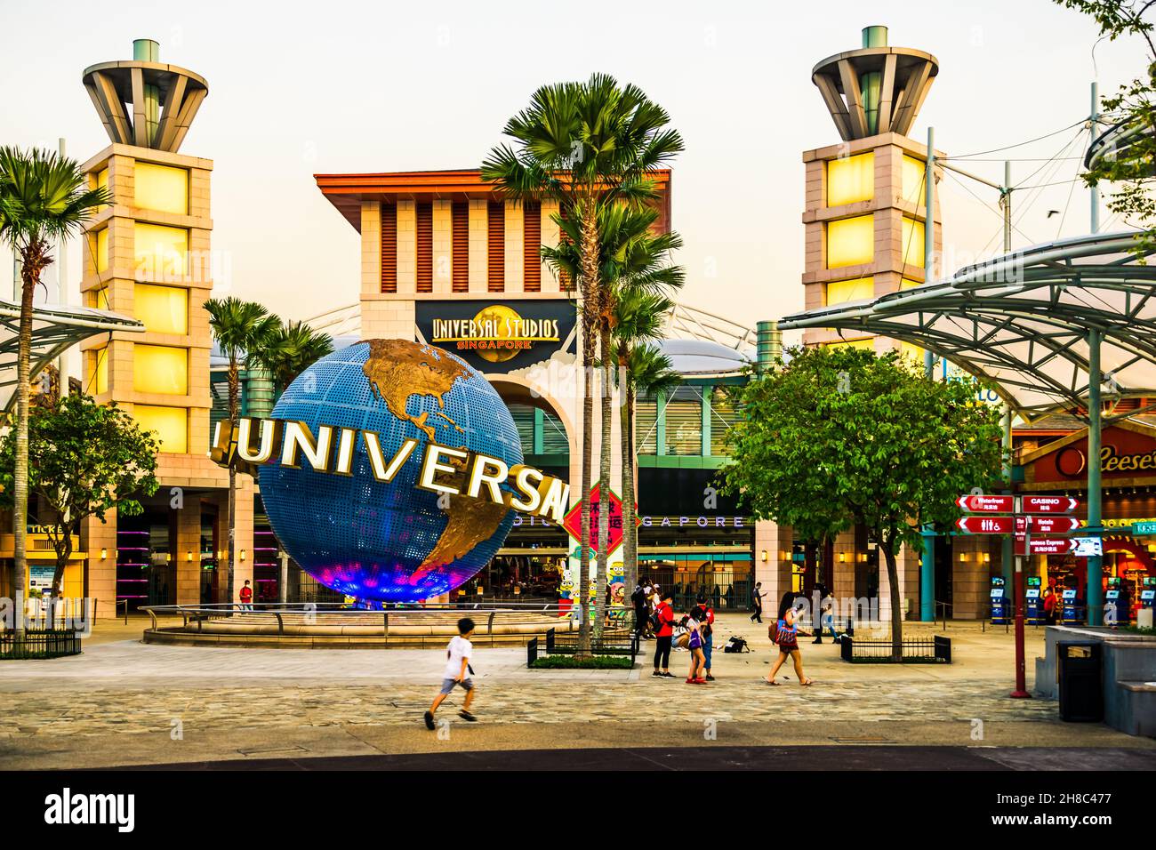 Universal Studios Singapore e' un parco a tema situato all'interno del Resorts World Sentosa sull'Isola di Sentosa, Singapore. Foto Stock