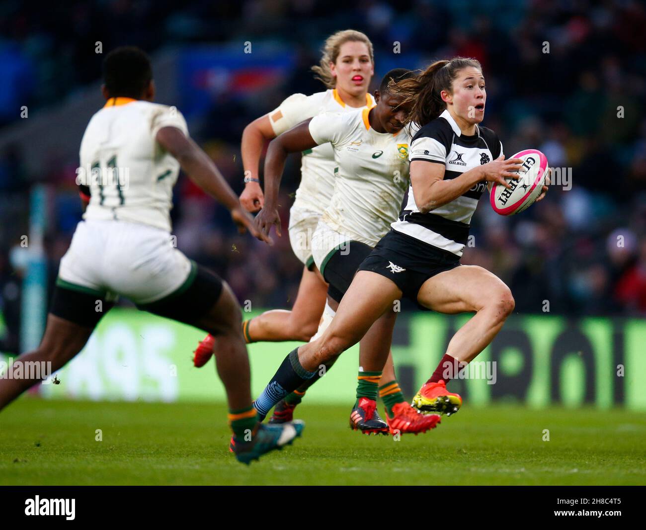 LONDRA, INGHILTERRA - NOVEMBRE 27: Rhona Lloyd (Les Lionnes Du Stade Bordelais) di Barbarians durante la partita di Killik Cup tra Barbarians Women e S. Foto Stock