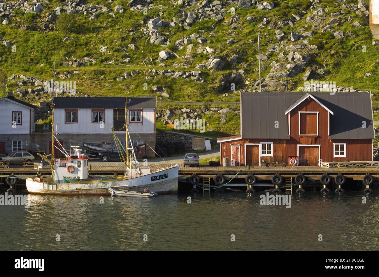 Barche da pesca al molo, Norvegia, Kjollefjord Foto Stock