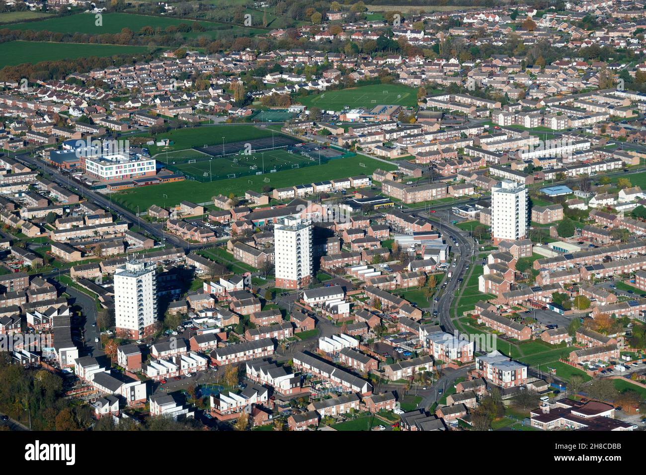 Locali abitativo e blocchi di appartamenti, dall'aria, Chester, nord-ovest Inghilterra, Regno Unito Foto Stock