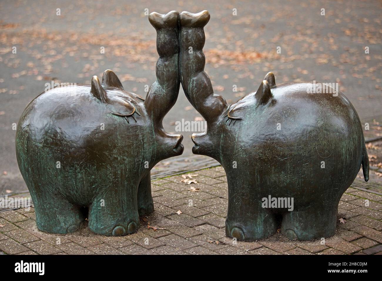 Scultura Ottifanten im distretto Transvaal, dove è cresciuto otto Waalkes, Germania, bassa Sassonia, Frisia orientale, Emden Foto Stock