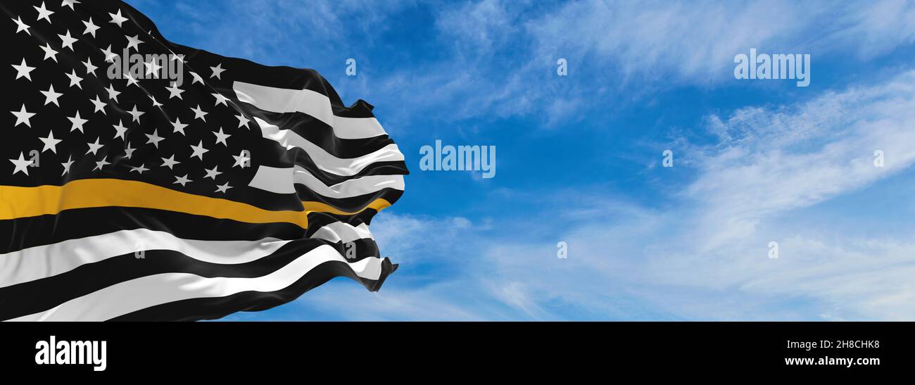 Visualizzazione panoramica del flag linea gialla sottile. Spazio di copia per striscioni larghi. Funzionari della sicurezza, sicurezza privata, investigatori privati, Bond agenti di coda Foto Stock