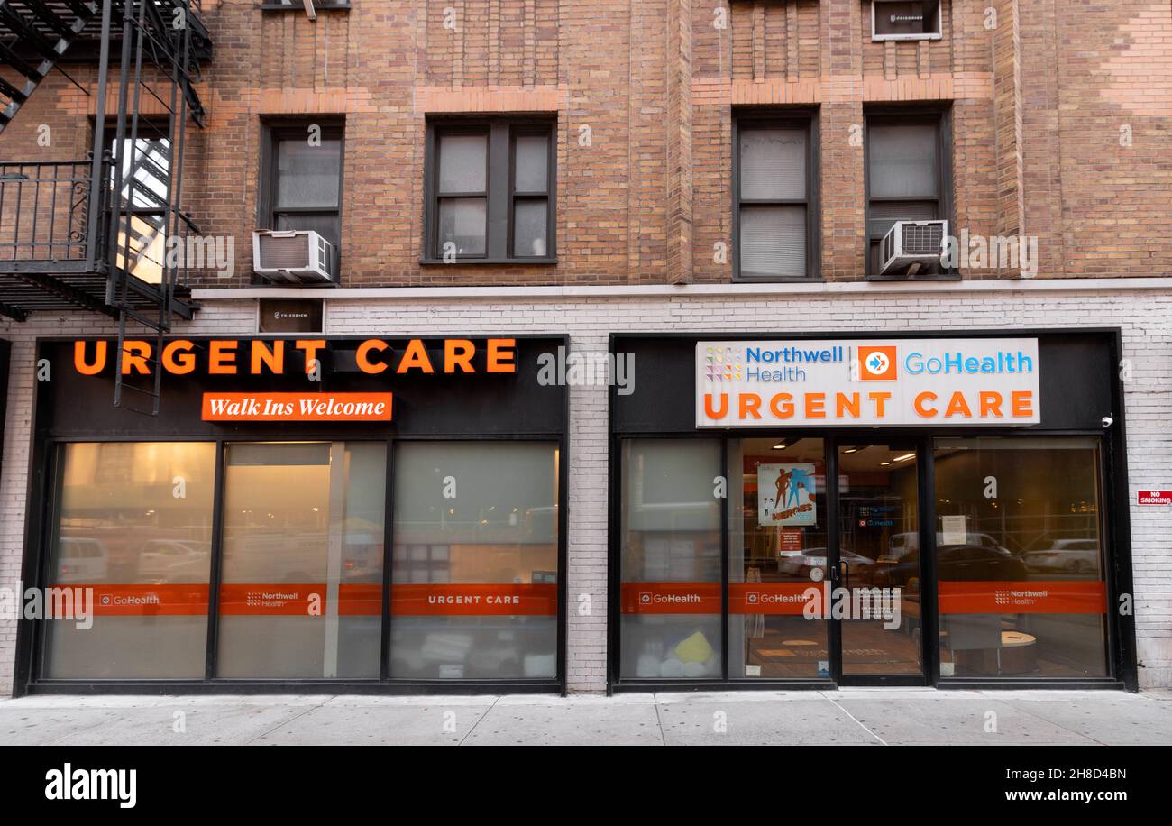 Ingresso di un centro di assistenza urgente Northwell Health Walk-in sulla 23esima strada a Chelsea, Manhattan, New York, il più grande fornitore di assistenza sanitaria a New York Foto Stock
