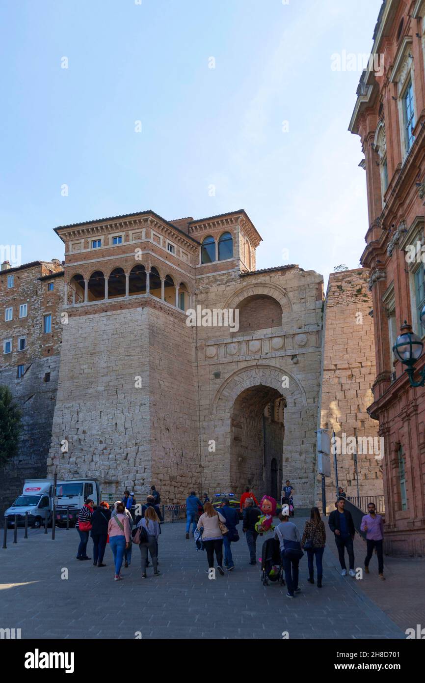 Centro storico, Piazza Bbraccio Fortebraccio, Arco Etrusco o Augusta, Perugia, Umbria, Italia, Europa Foto Stock