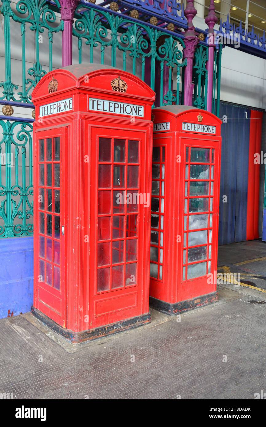 Londra UK telefono rosso - cabine telefoniche in Inghilterra. Monumenti di Londra. Foto Stock