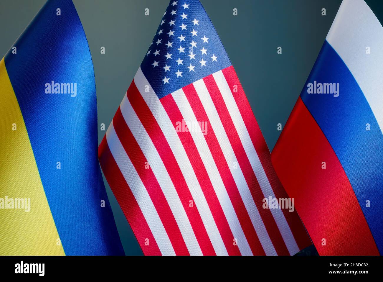 Bandiere di Ucraina, Stati Uniti d'America e Russia. Foto Stock
