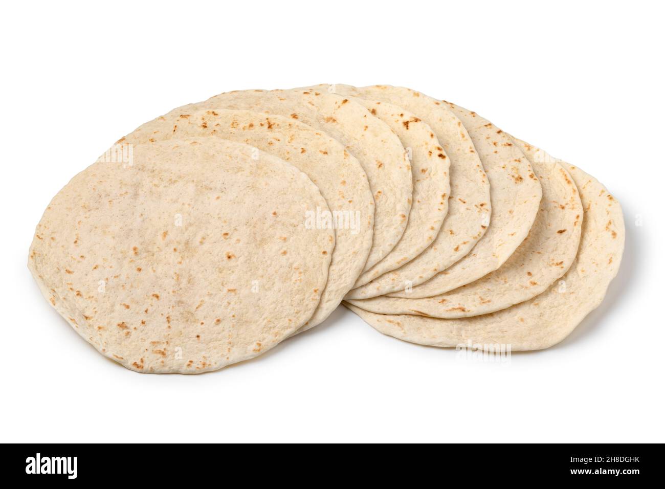 Mucchio di tortilla appena sfornata in primo piano isolato su sfondo bianco Foto Stock