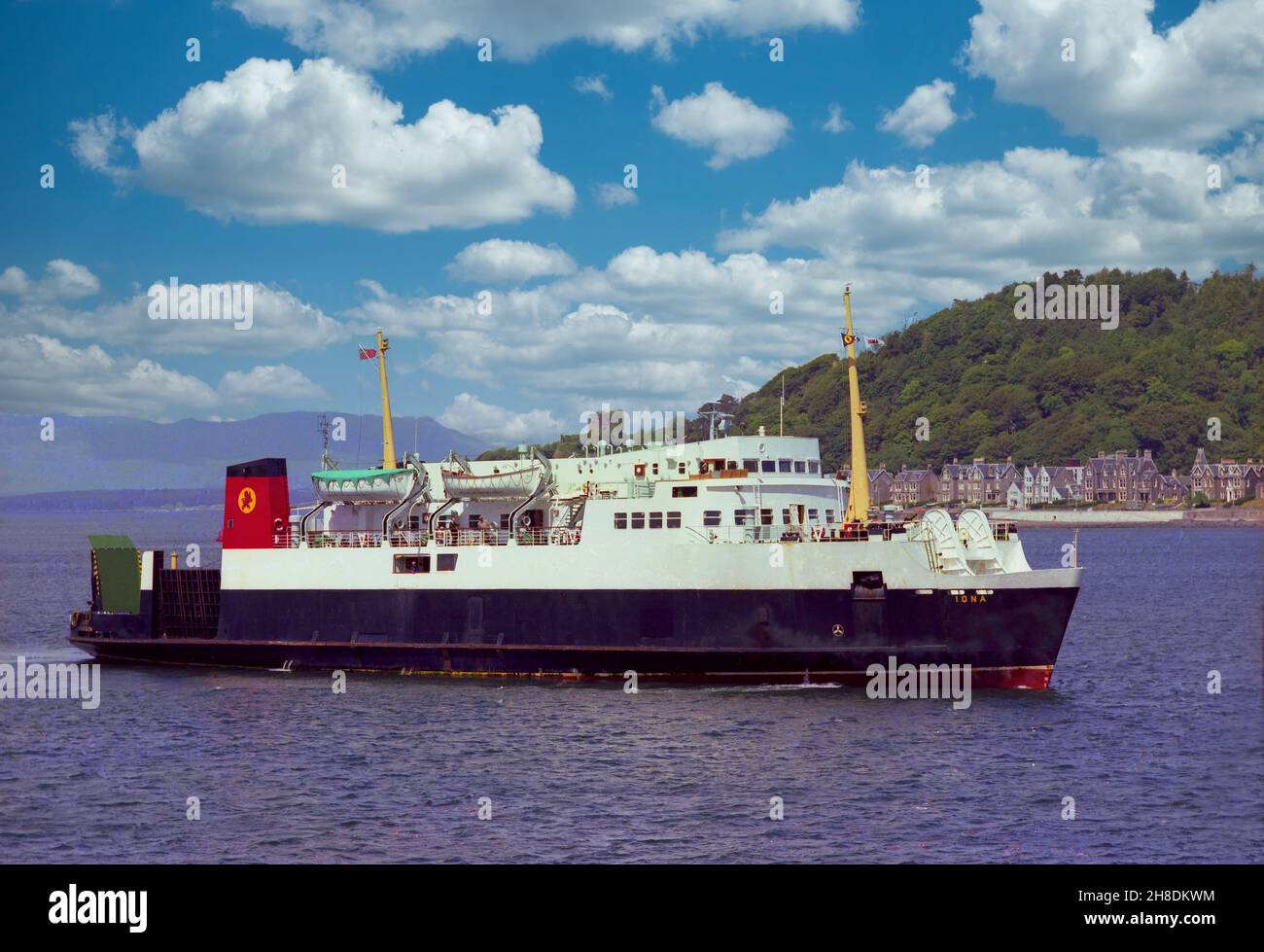 MV iona nella baia di Oban anni '70 Foto Stock