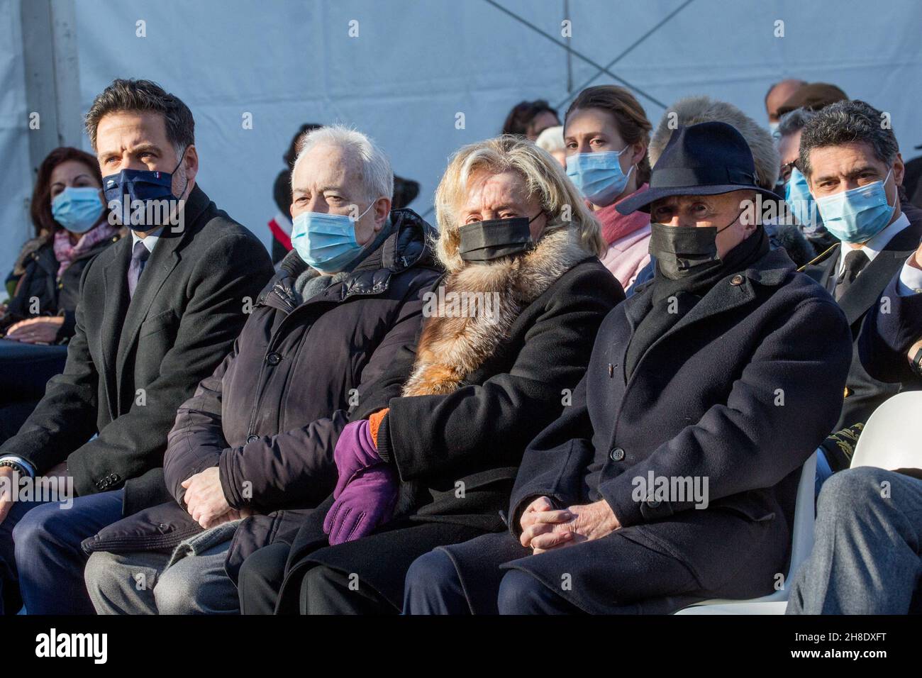Hugues Renson, Yves de Gaulle, Maryvonne Pinault e Francois Pinault all'inaugurazione del molo Jacques Chirac il 29 novembre 2021 a Parigi, Francia. Foto di Nasser Berzane/ABACAPRESS.COM Foto Stock