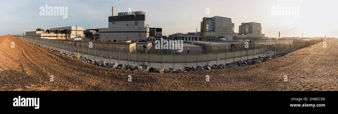 Le centrali nucleari di Dungeness si sono deformate Panorama Foto Stock