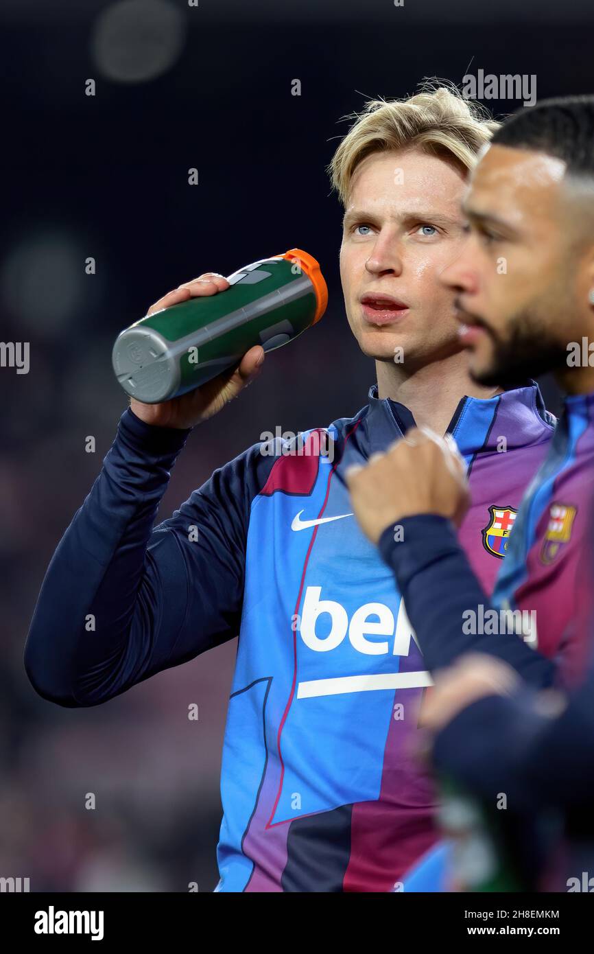 BARCELLONA - NOV 20: Frenkie De Jong in azione durante la partita la Liga tra il FC Barcelona e RCD Espanyol allo stadio Camp Nou il 20 novembre 2 Foto Stock