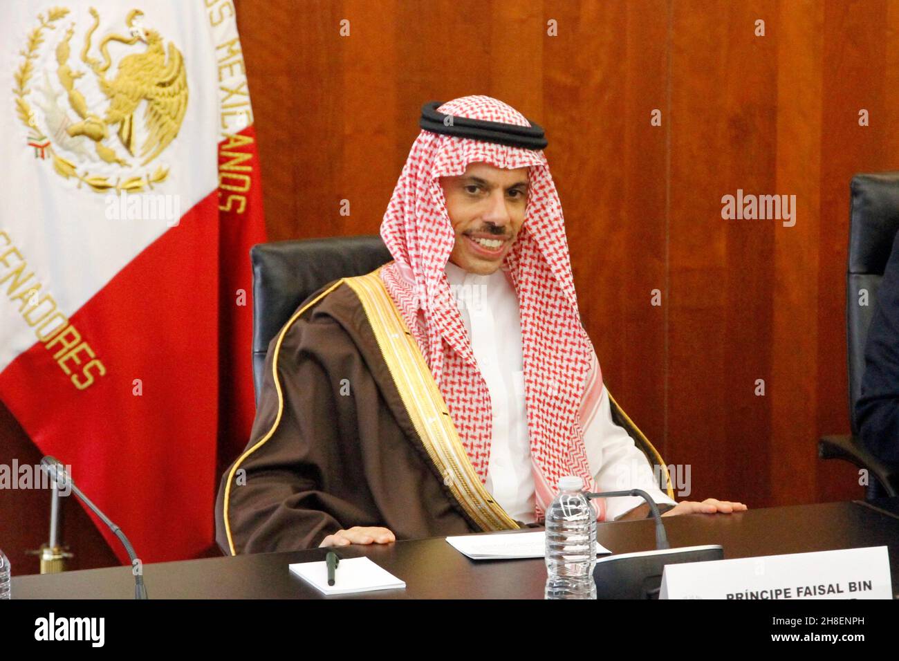 Non esclusiva: CITTÀ DEL MESSICO, MESSICO - 29 NOVEMBRE 2021: Principe Faisal bin Farhan al Saud, ministro degli Affari esteri del Regno dell'Arabia Saudita, Foto Stock