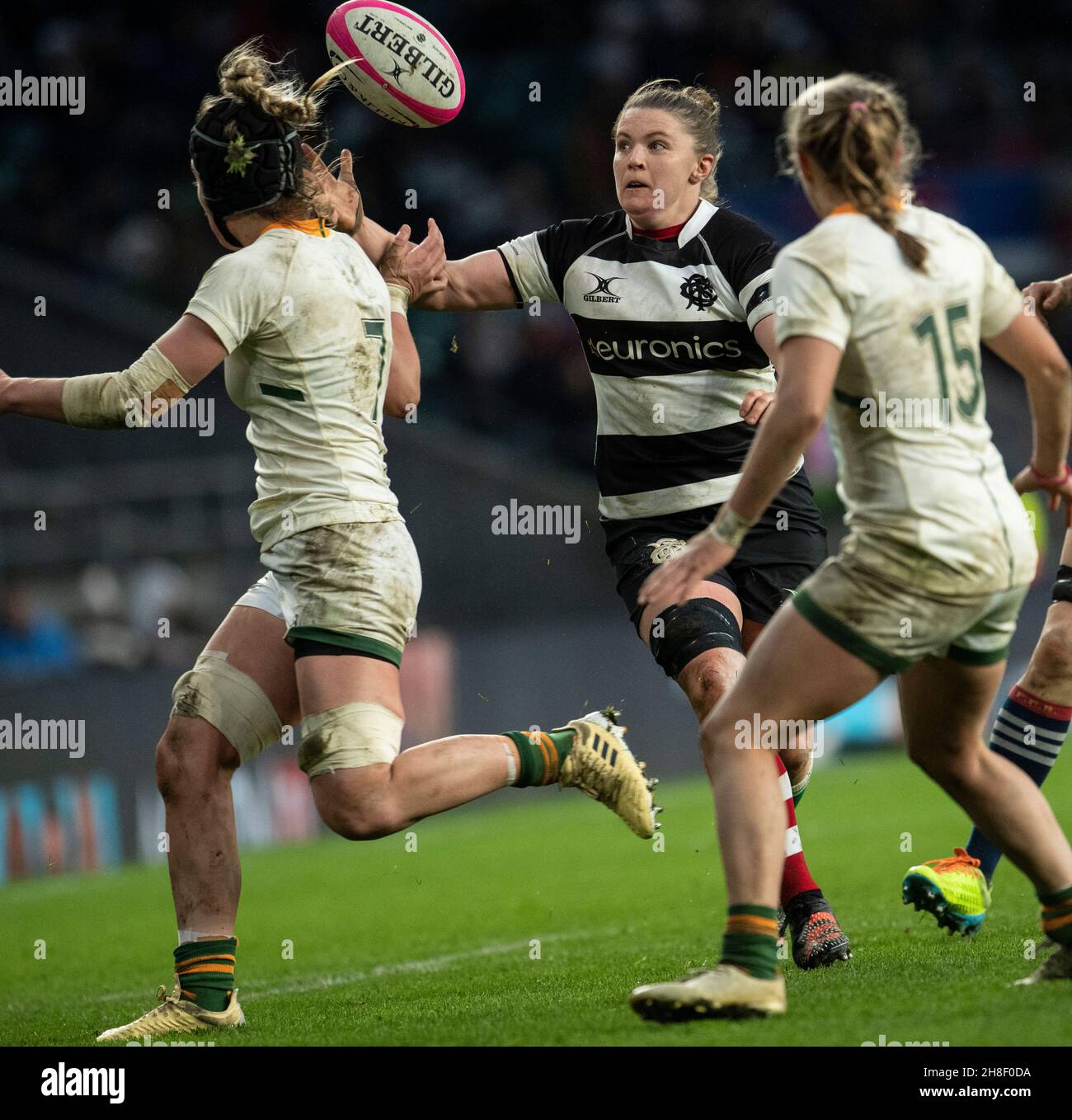 Londra, Regno Unito. 27 novembre 2021. Ciara Griffin dei barbari in azione durante la partita della Women's International Rugby Killik Cup tra Barbarian Women e Springbok Women's XV al Twickenham Stadium. (Foto di Gary Mitchell/SOPA Images/Sipa USA) Credit: Sipa USA/Alamy Live News Foto Stock