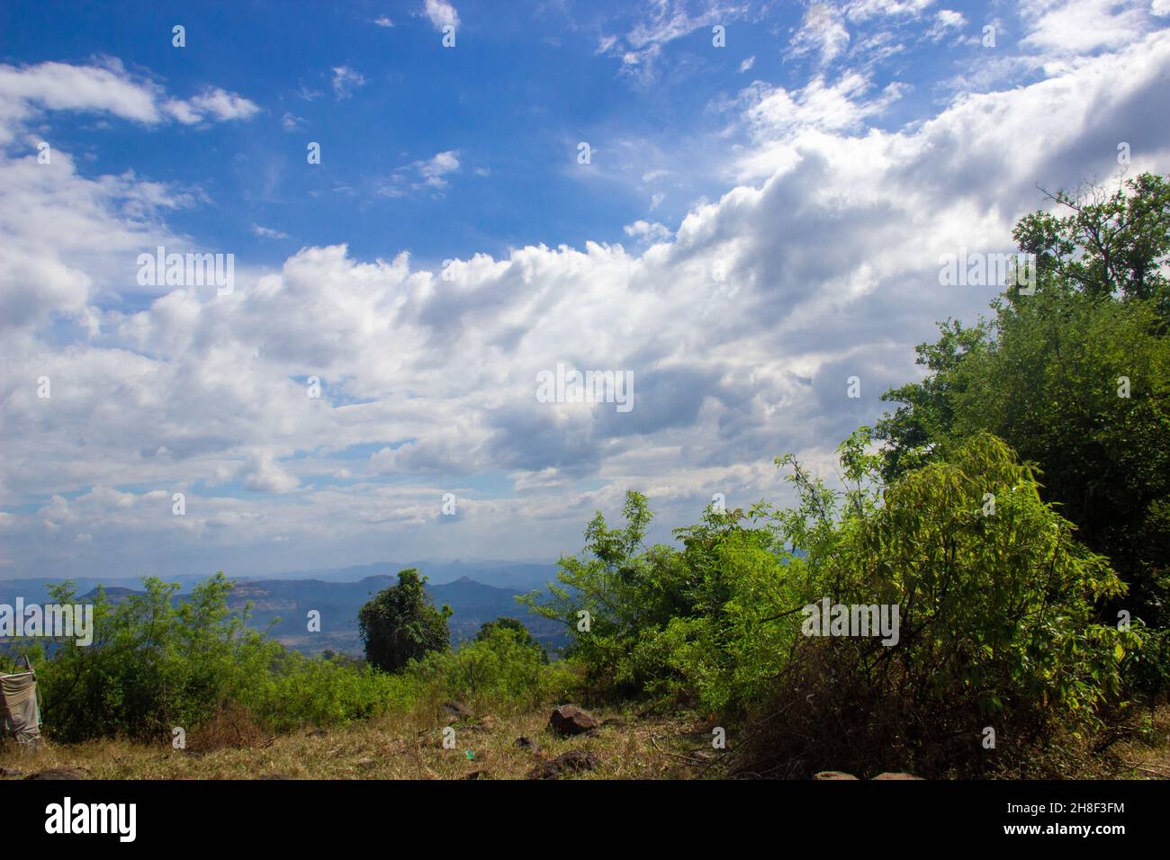 Splendida vista sul forte Irshalgad. Panvel City, Mumbai, Maharashtra, India Foto Stock