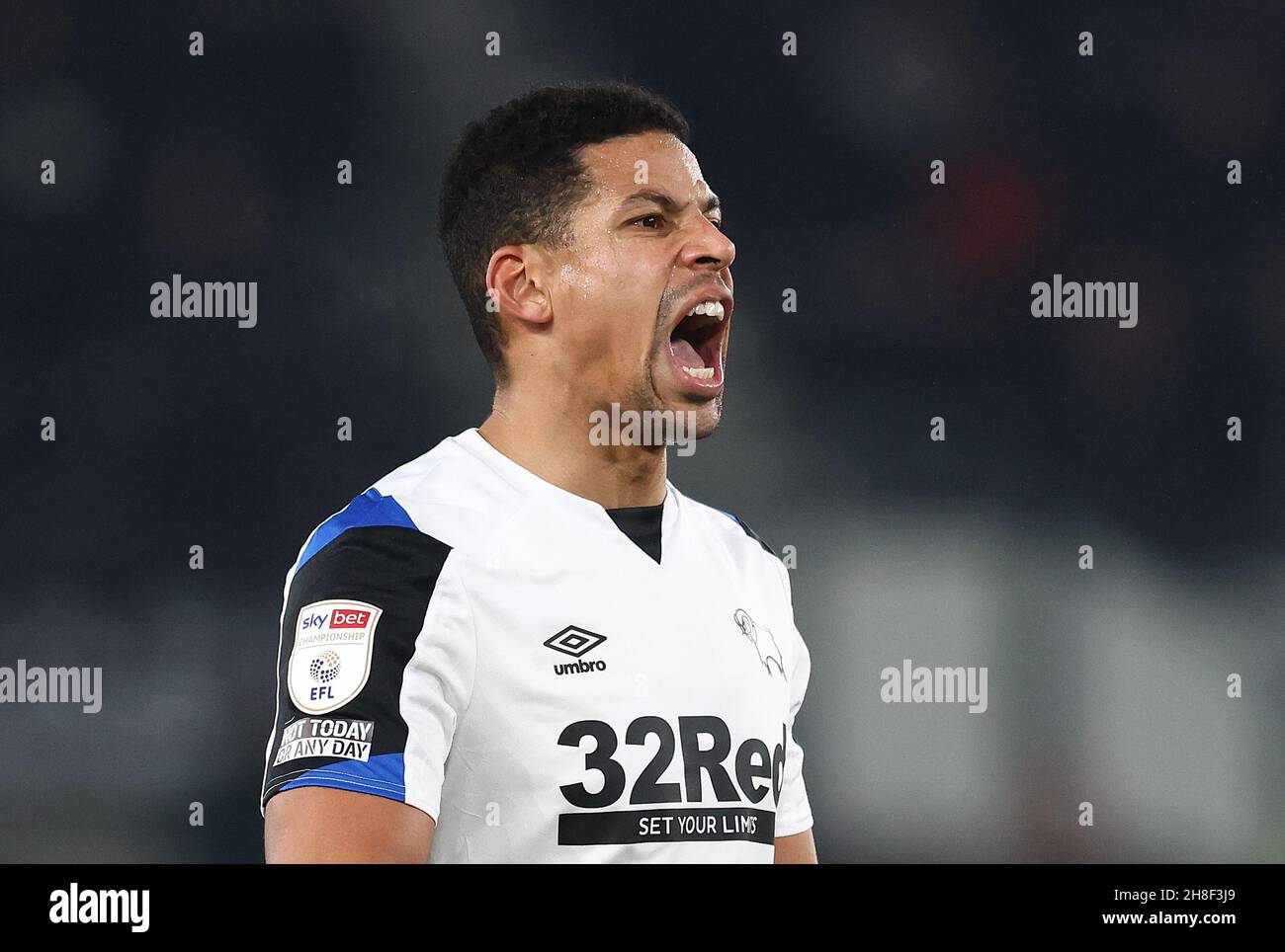 Derby, Inghilterra, 29 novembre 2021. Curtis Davies della contea di Derby durante la partita del campionato Sky Bet al Pride Park Stadium di Derby. Il credito dovrebbe essere: Darren Staples / Sportimage Foto Stock